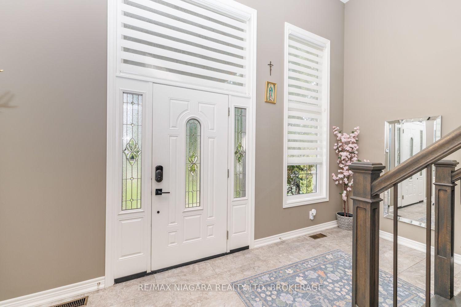 Photo 4 of 7653 Mulhern Street, Niagara Falls, Ascot — HOMEH