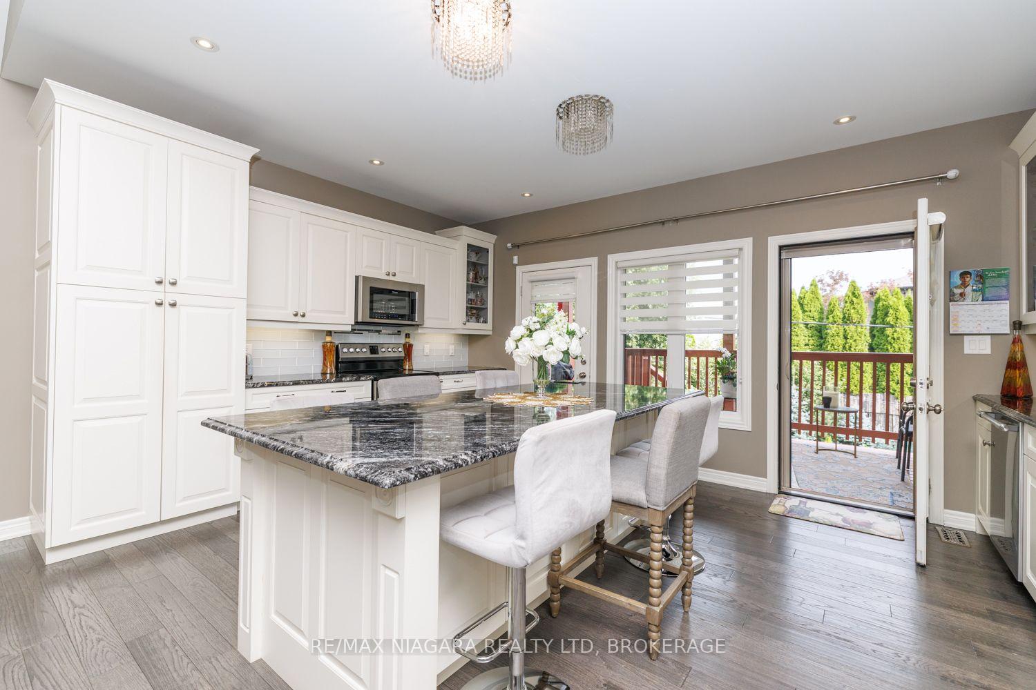 Photo 7 of 7653 Mulhern Street, Niagara Falls, Ascot — HOMEH