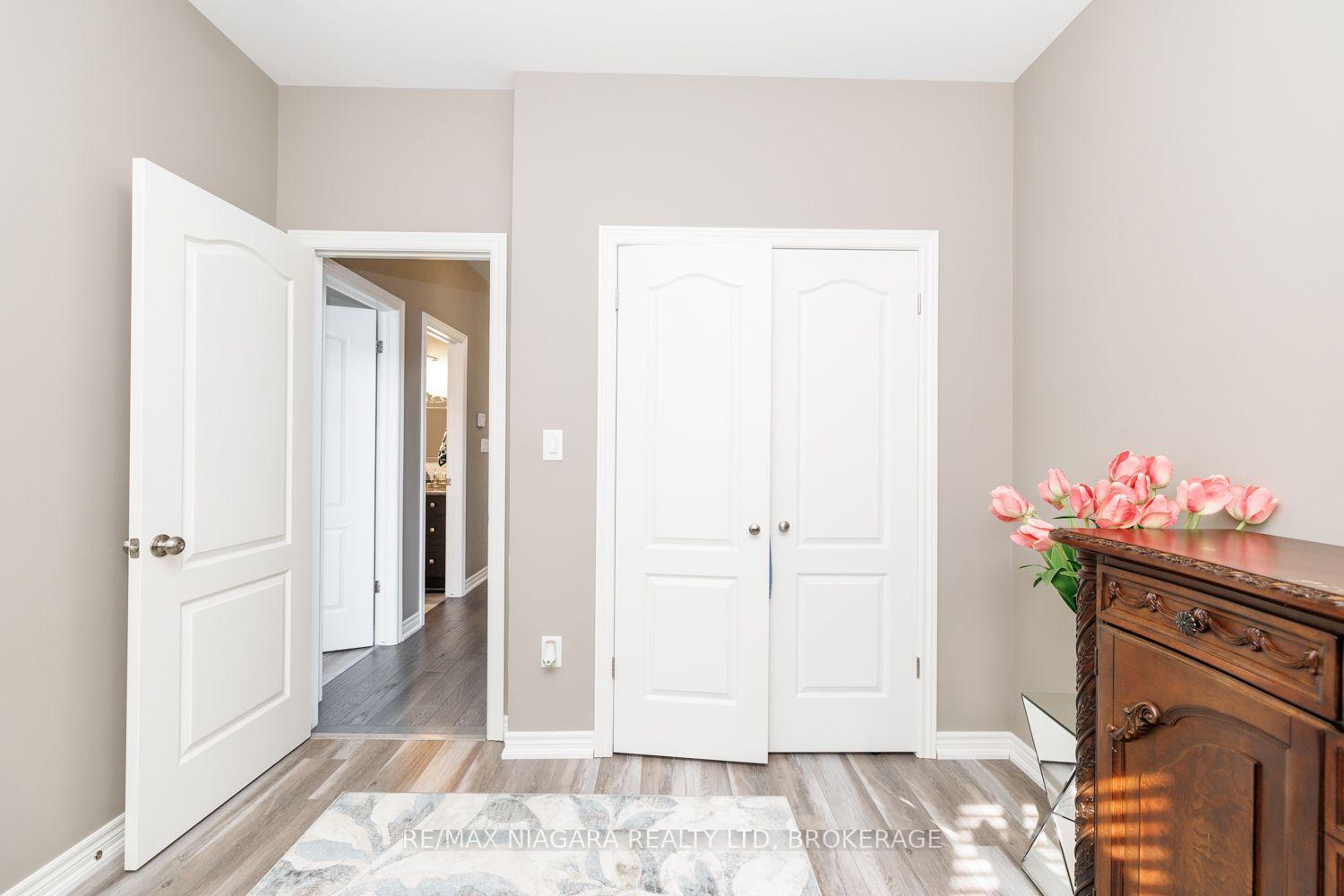 Photo 14 of 7653 Mulhern Street, Niagara Falls, Ascot — HOMEH