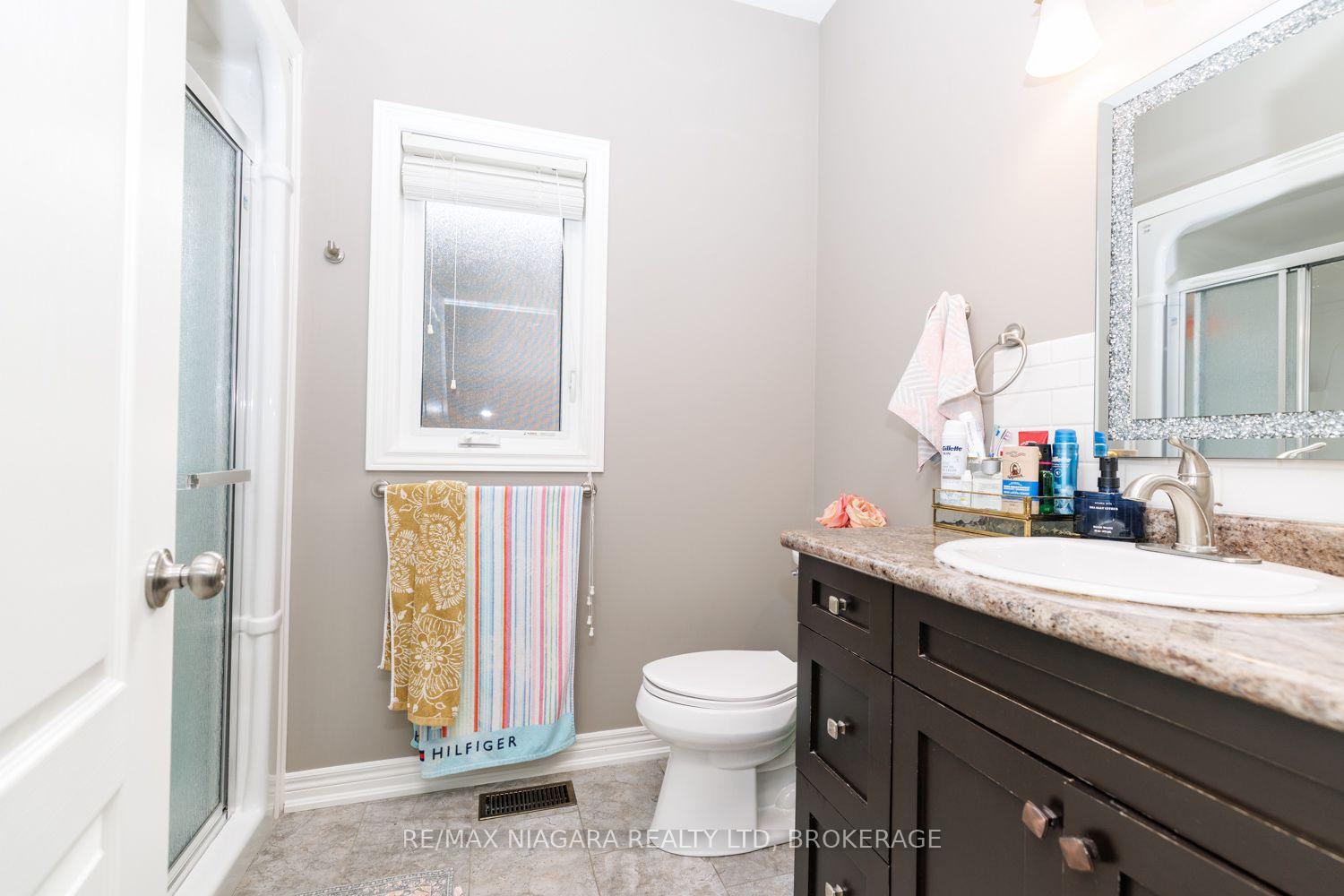 Photo 15 of 7653 Mulhern Street, Niagara Falls, Ascot — HOMEH