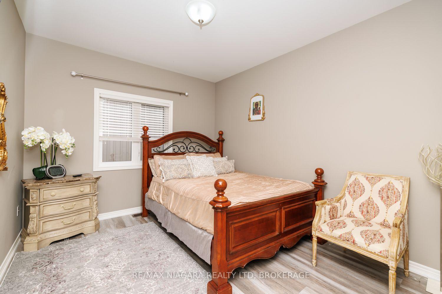 Photo 16 of 7653 Mulhern Street, Niagara Falls, Ascot — HOMEH