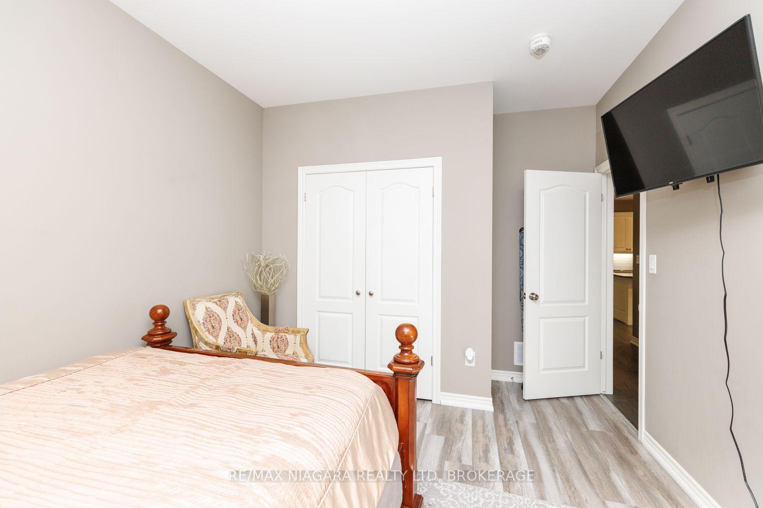 Photo 17 of 7653 Mulhern Street, Niagara Falls, Ascot — HOMEH