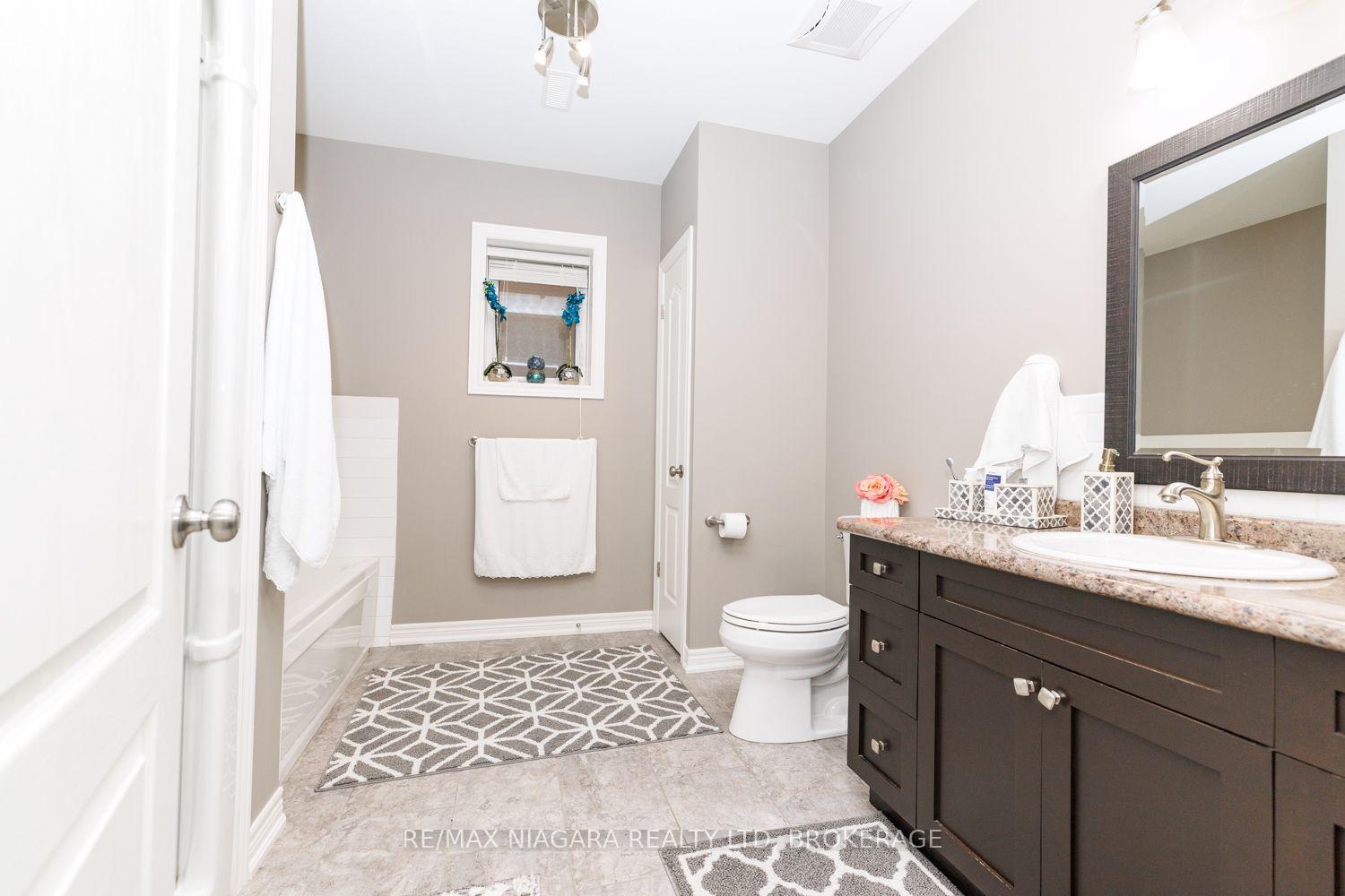 Photo 18 of 7653 Mulhern Street, Niagara Falls, Ascot — HOMEH