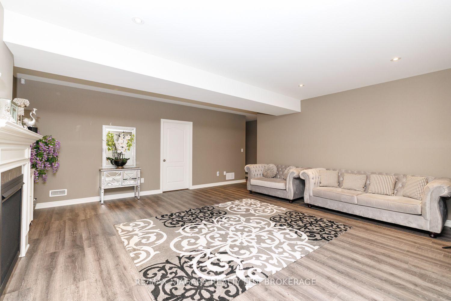 Photo 22 of 7653 Mulhern Street, Niagara Falls, Ascot — HOMEH