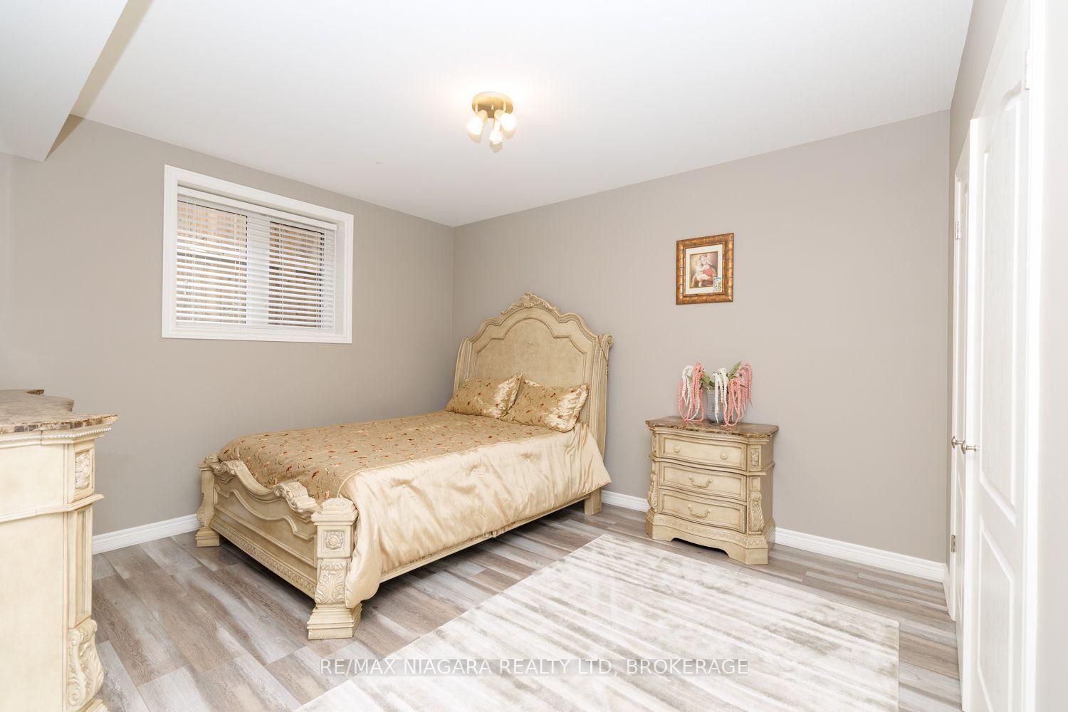 Photo 25 of 7653 Mulhern Street, Niagara Falls, Ascot — HOMEH