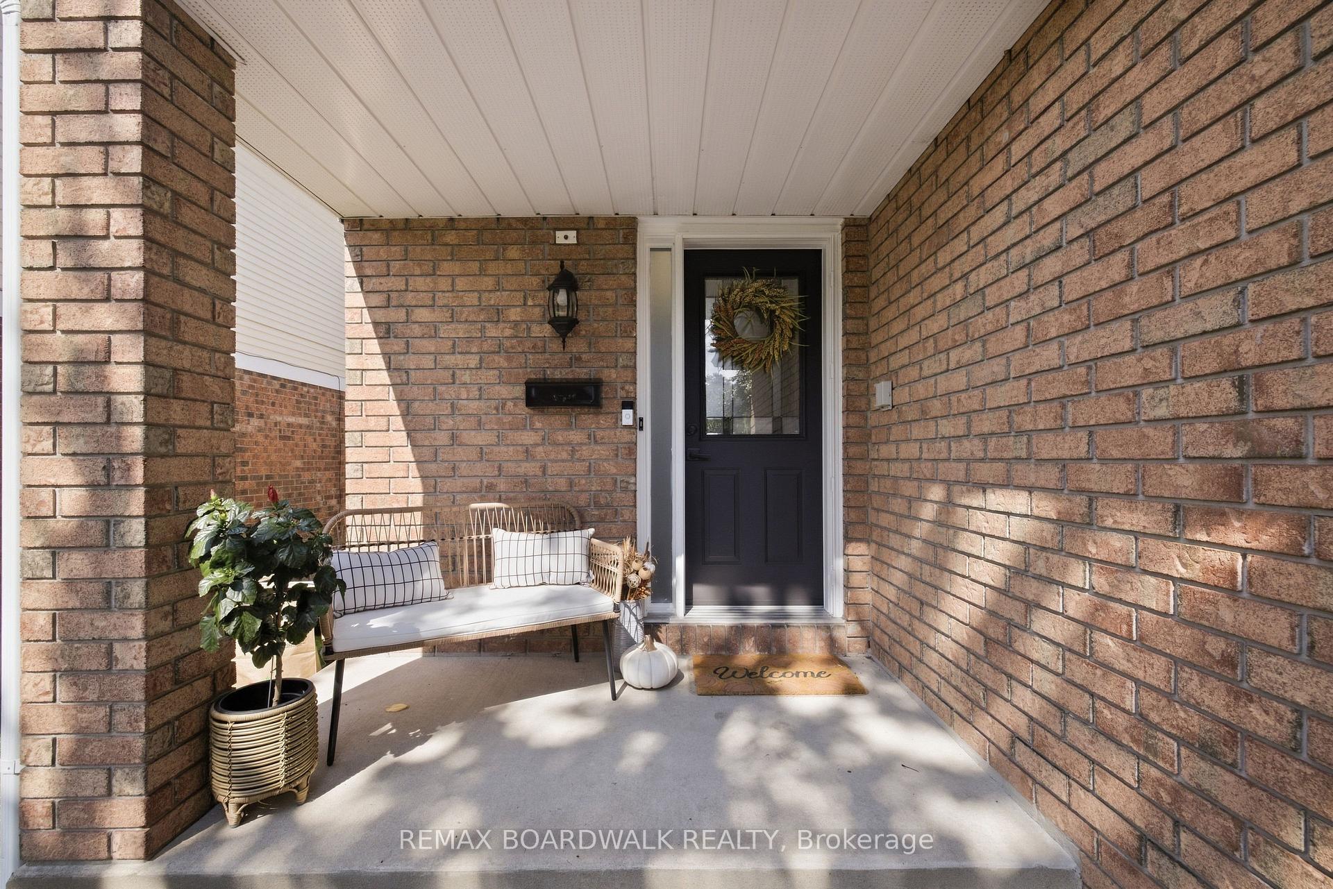 Photo 4 of 27 Woodpark Way, Ottawa, Barrhaven - Longfields — HOMEH