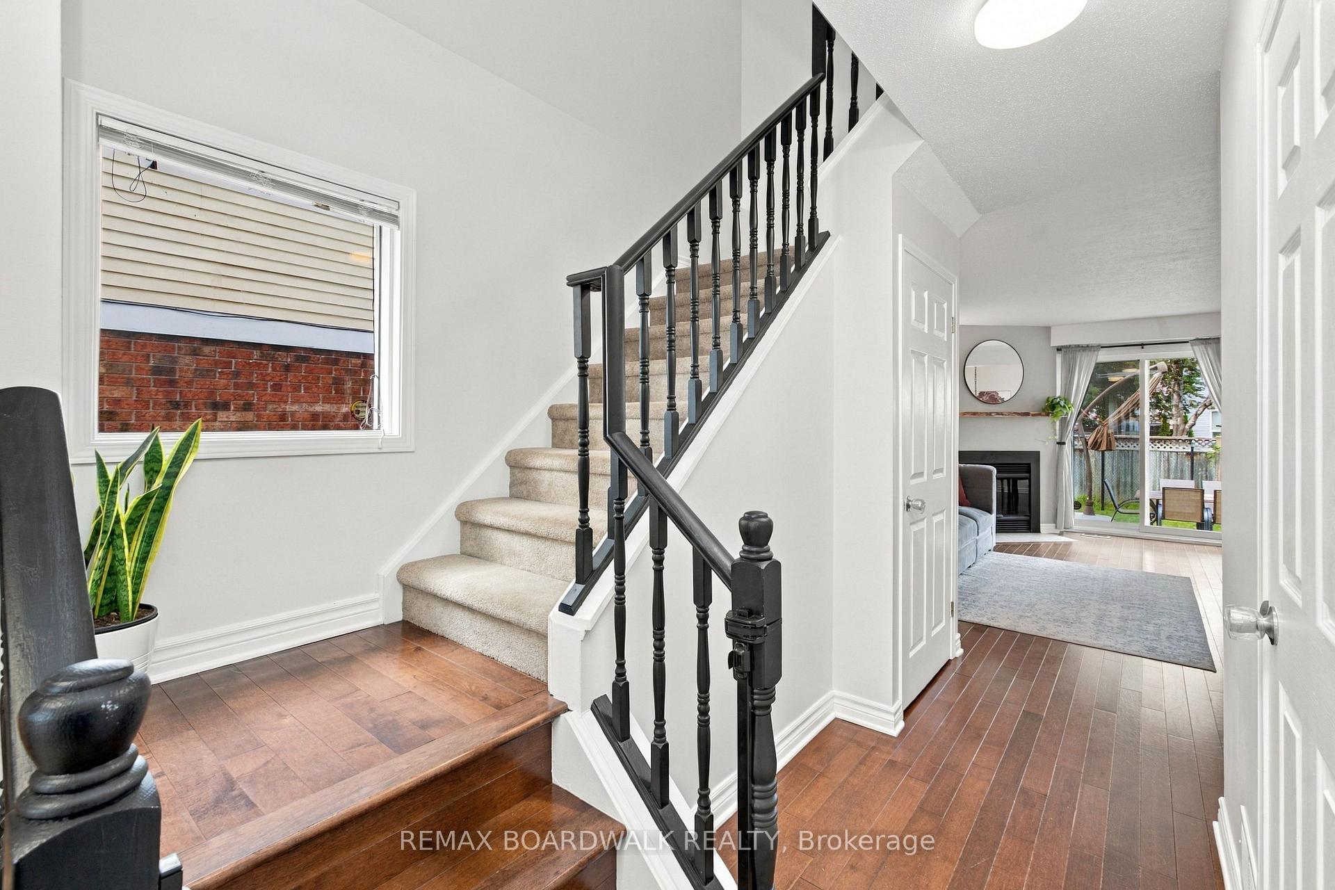 Photo 7 of 27 Woodpark Way, Ottawa, Barrhaven - Longfields — HOMEH