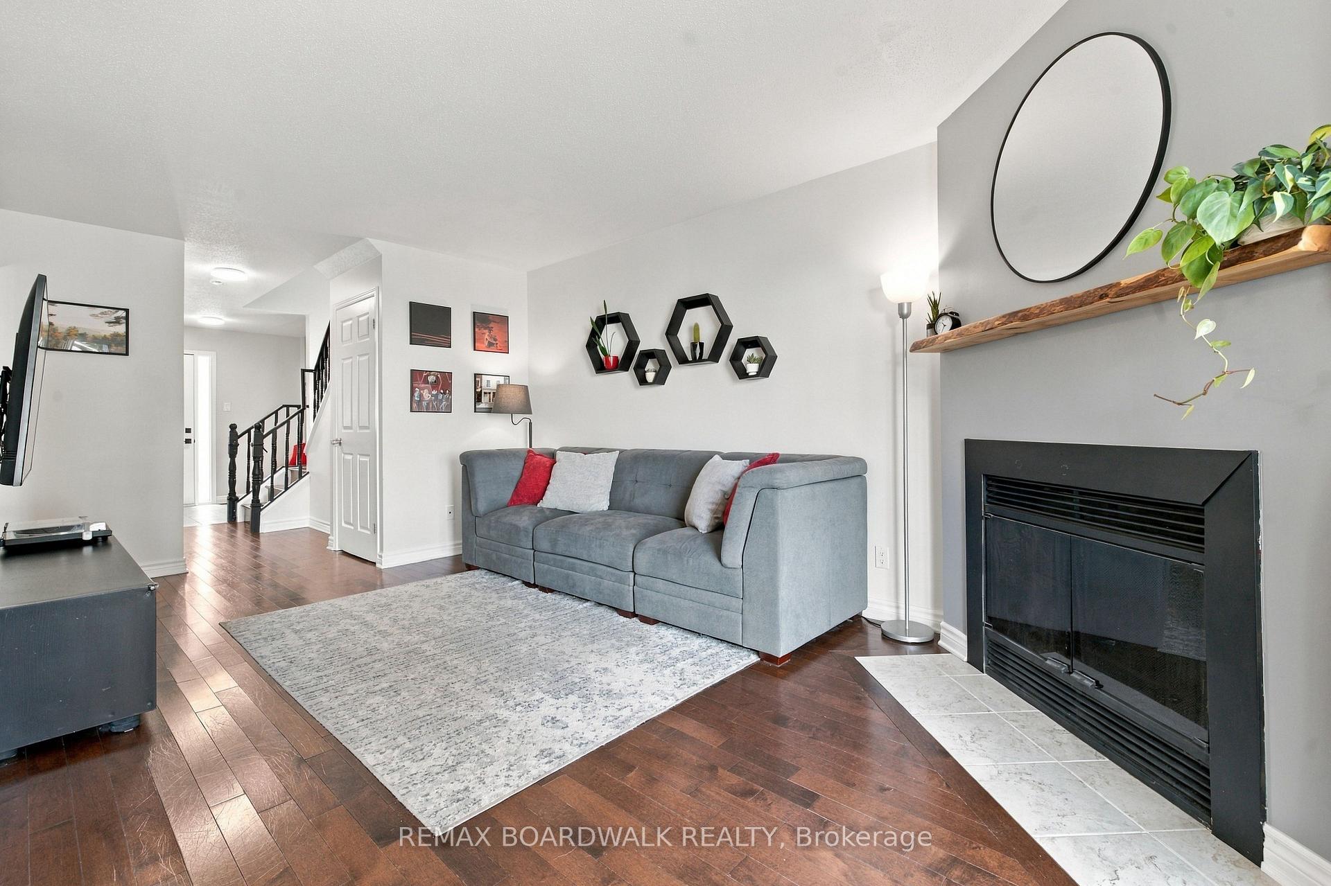 Photo 11 of 27 Woodpark Way, Ottawa, Barrhaven - Longfields — HOMEH