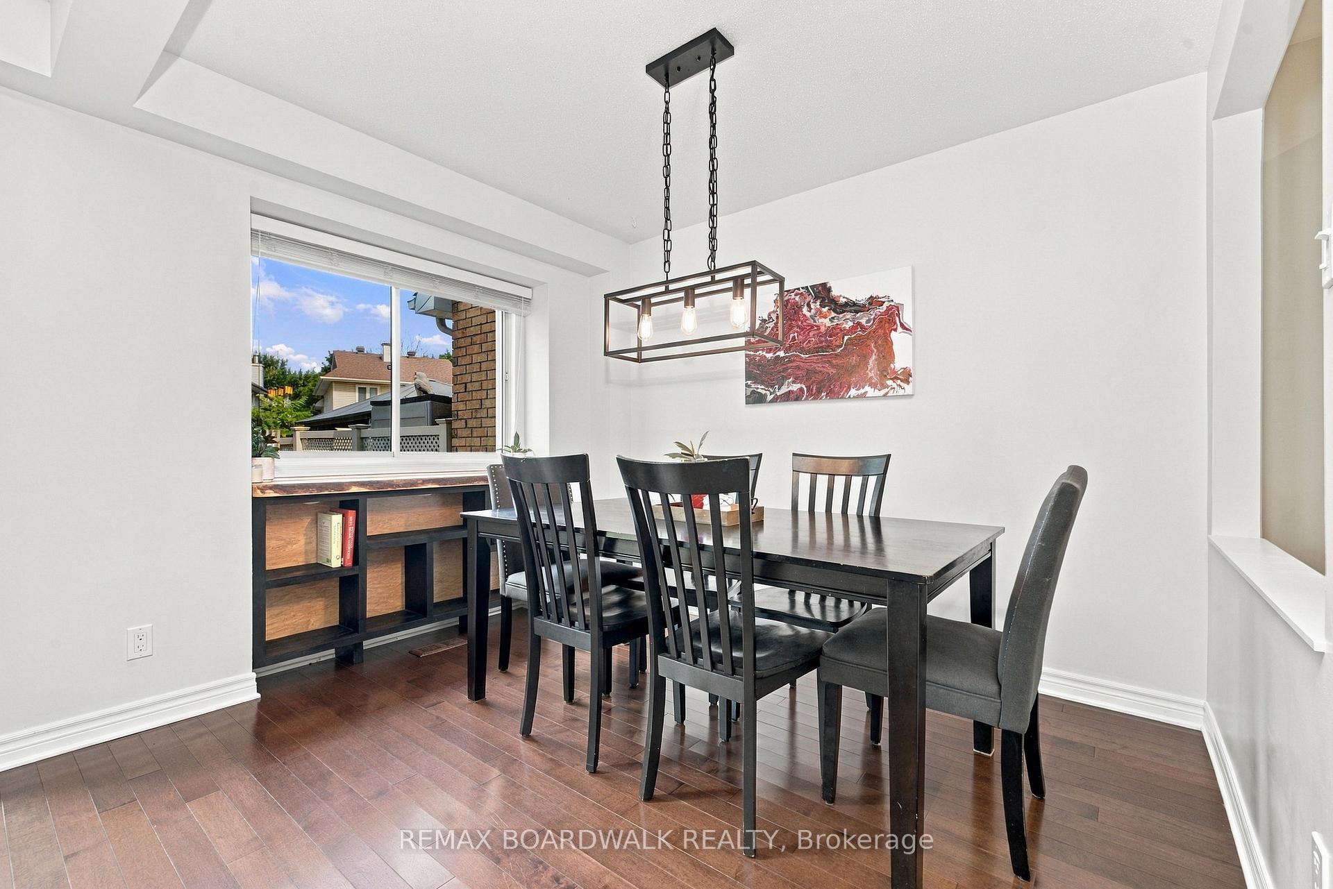 Photo 13 of 27 Woodpark Way, Ottawa, Barrhaven - Longfields — HOMEH