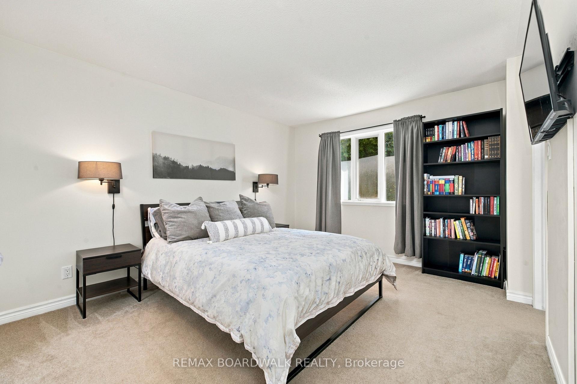 Photo 18 of 27 Woodpark Way, Ottawa, Barrhaven - Longfields — HOMEH