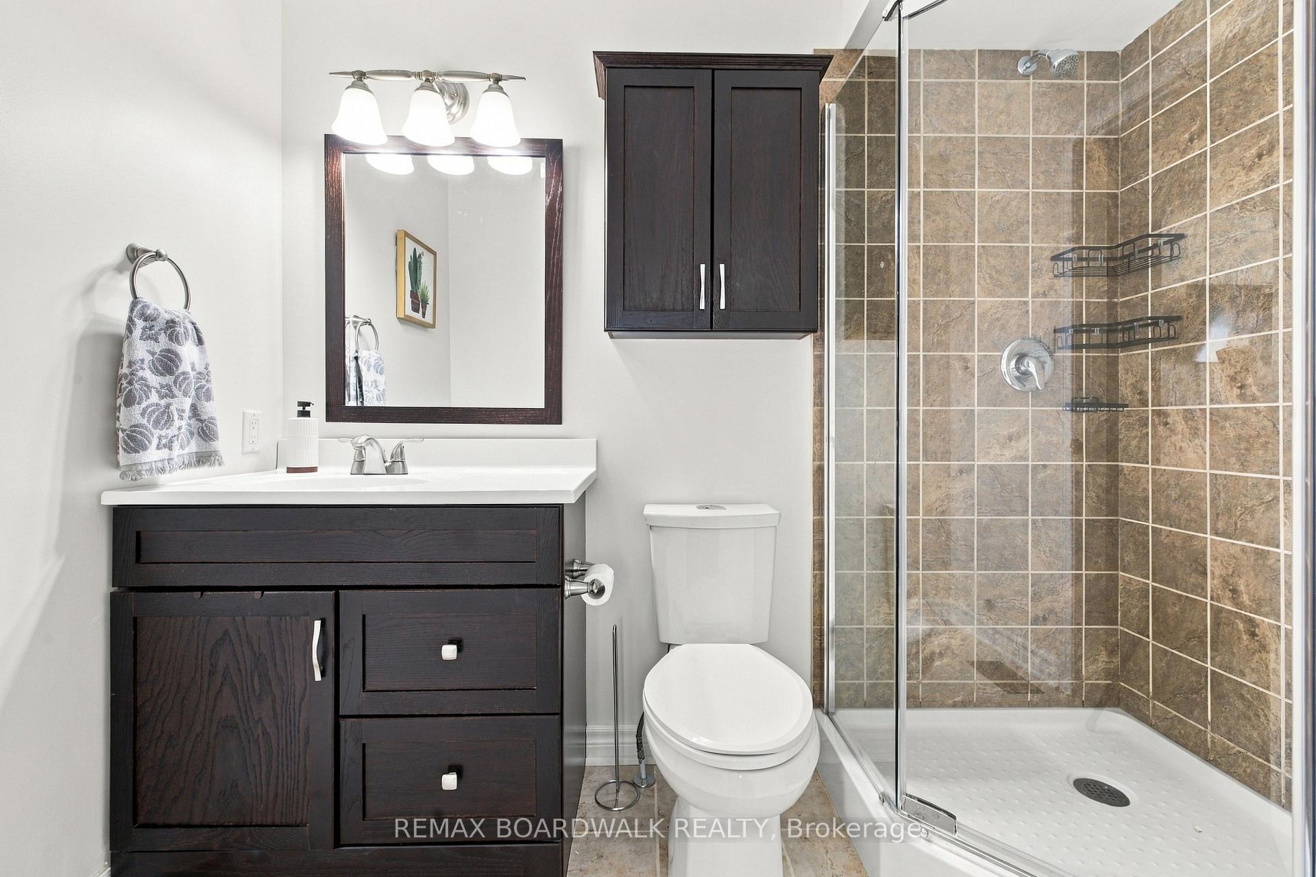 Photo 21 of 27 Woodpark Way, Ottawa, Barrhaven - Longfields — HOMEH