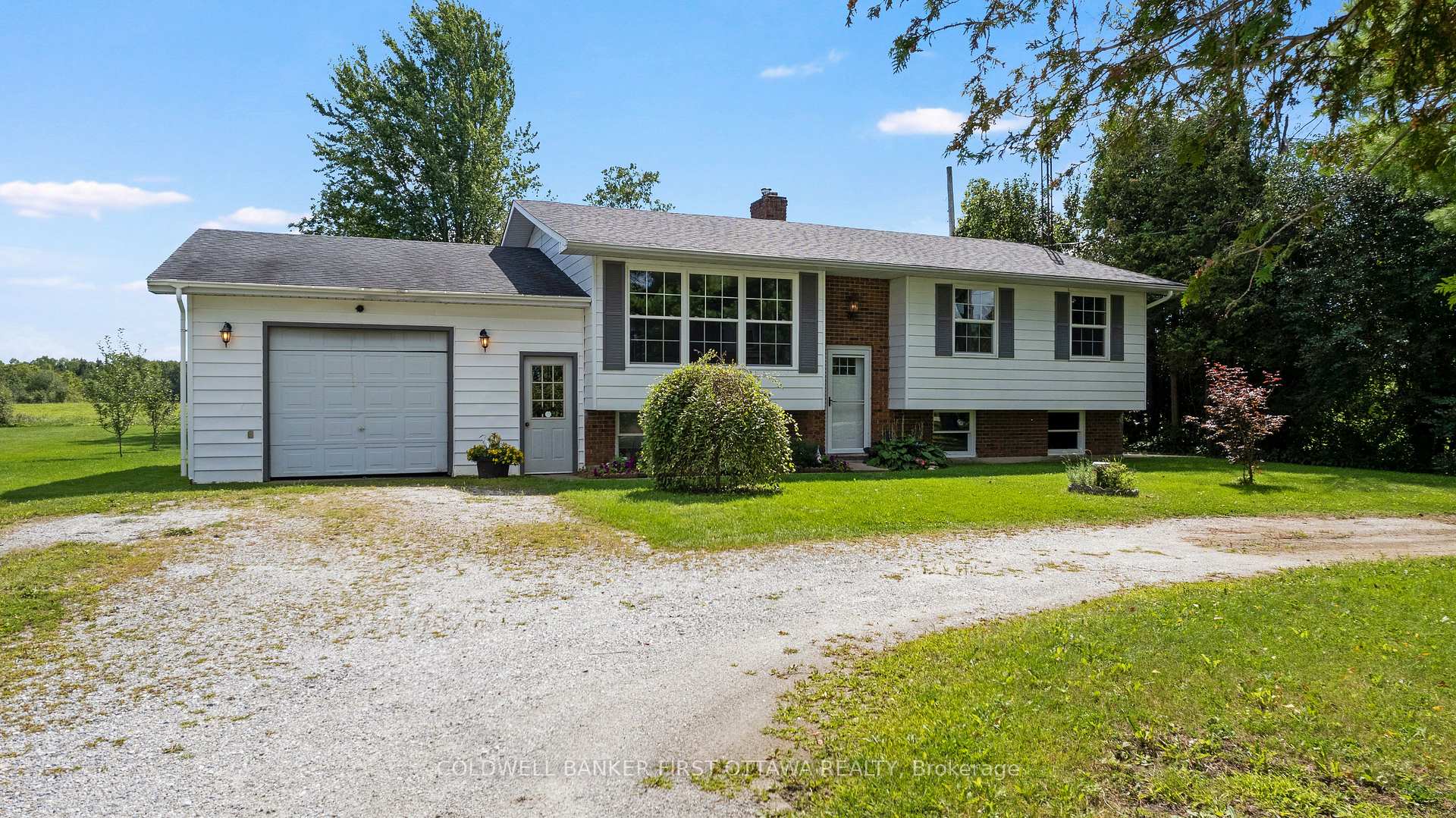 Photo of 2335 Tennyson Road