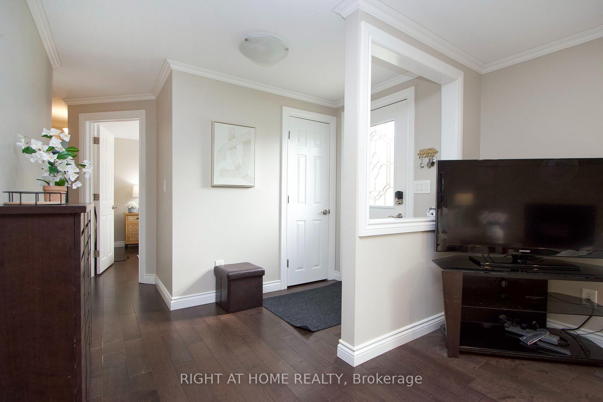 Photo 3 of 13 Cornerbrook Court, Clarington, Newcastle — HOMEH