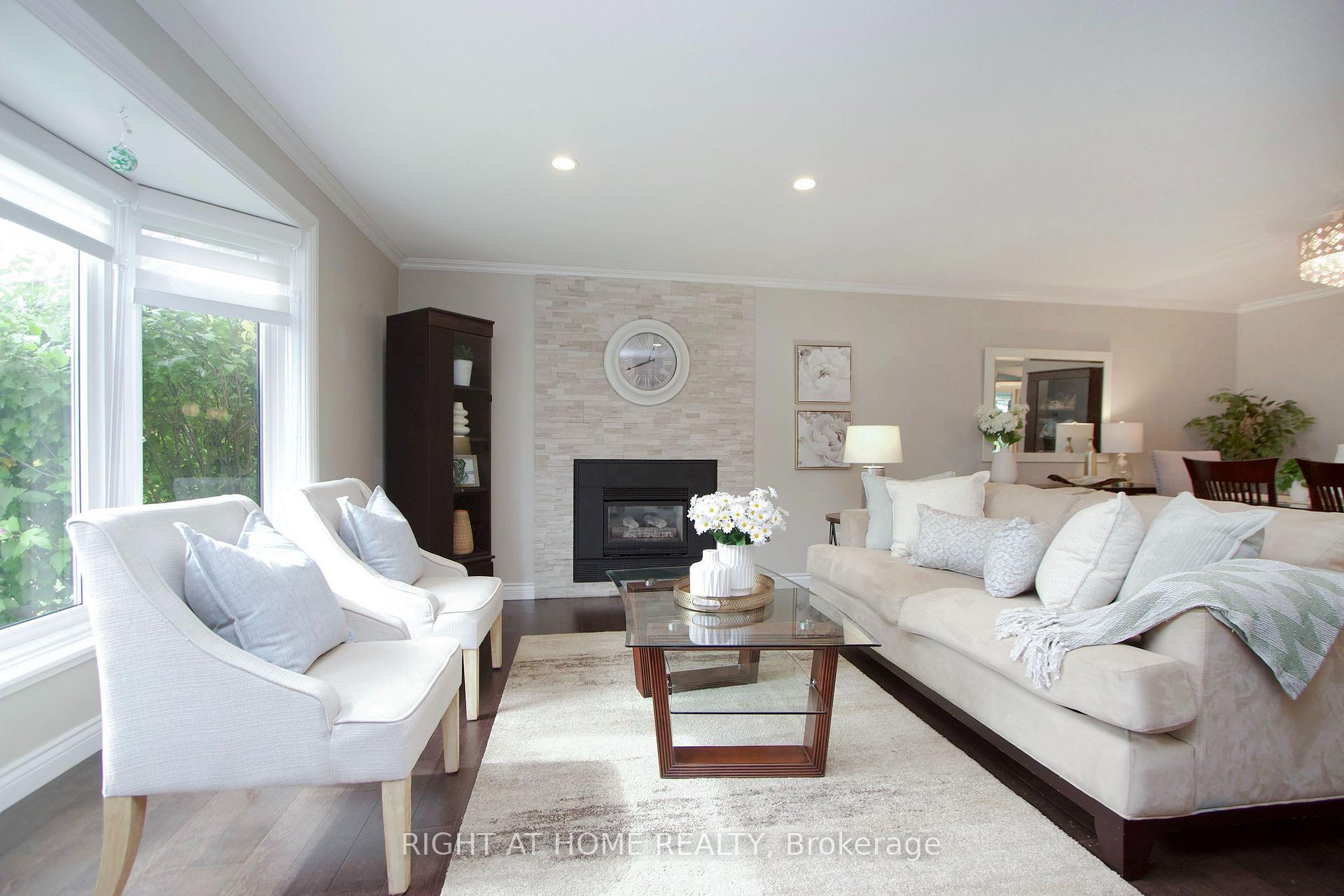 Photo 5 of 13 Cornerbrook Court, Clarington, Newcastle — HOMEH