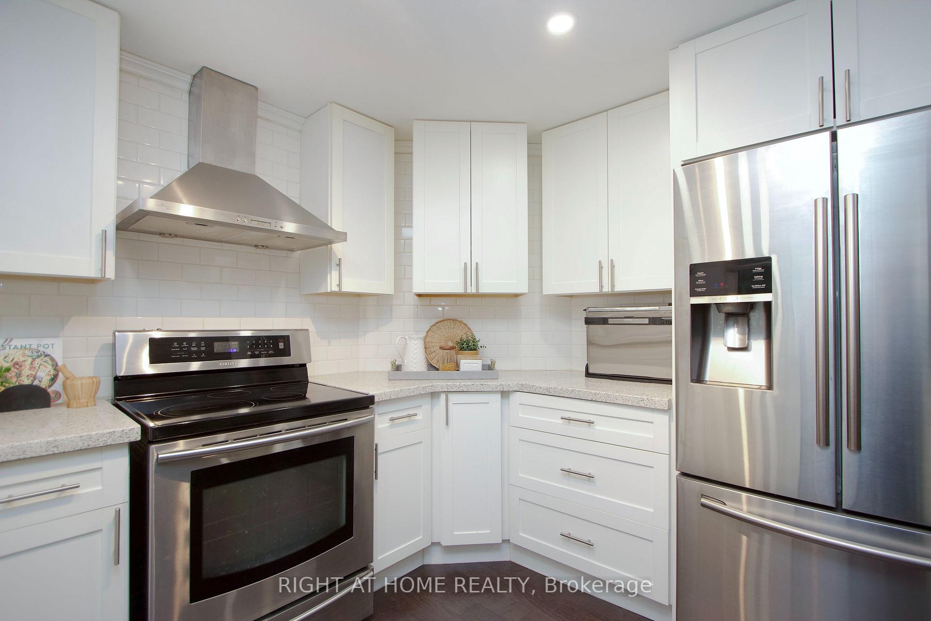 Photo 15 of 13 Cornerbrook Court, Clarington, Newcastle — HOMEH