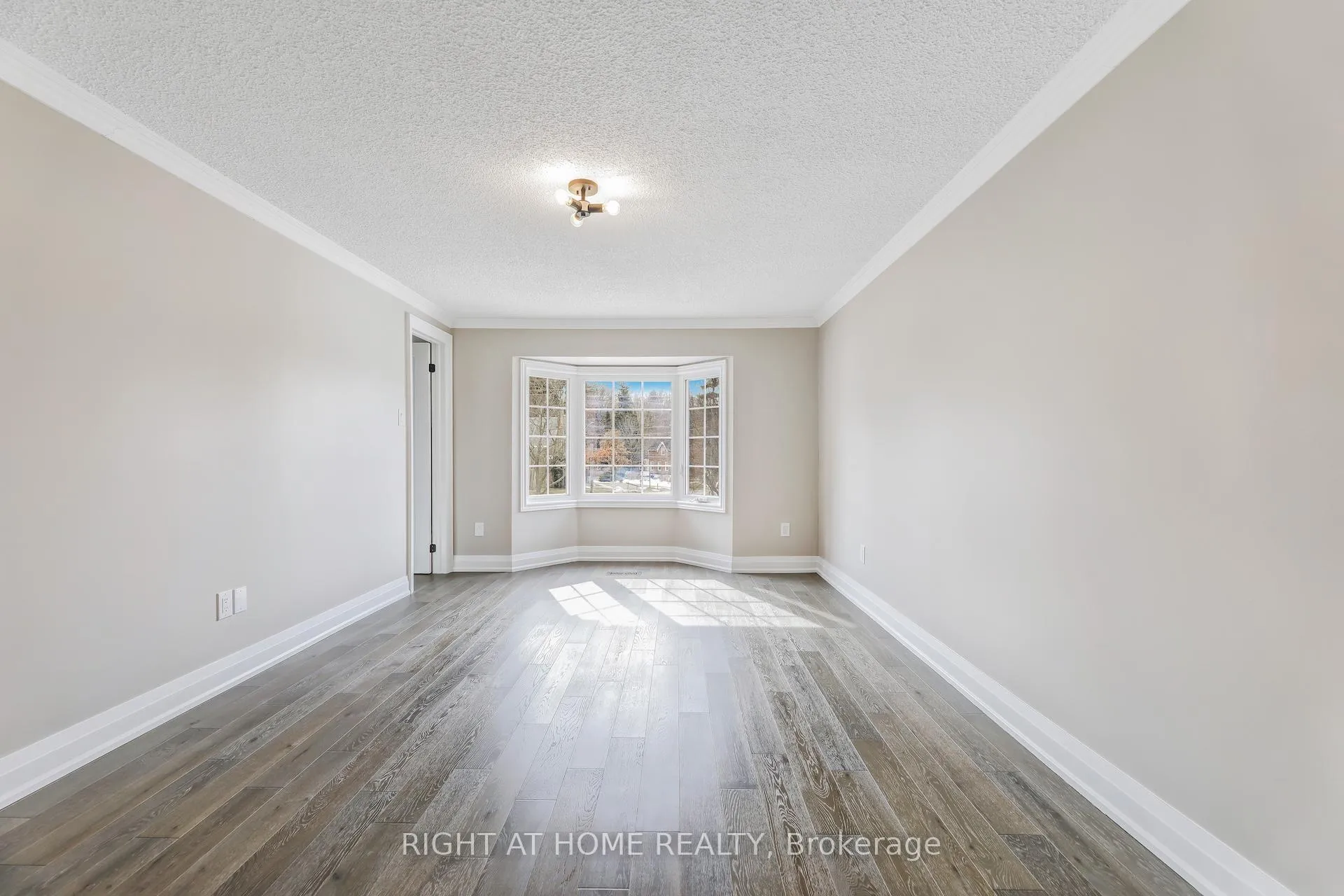 Photo 9 of Unit 18, 8050 Islington Avenue, Vaughan, West Woodbridge — HOMEH