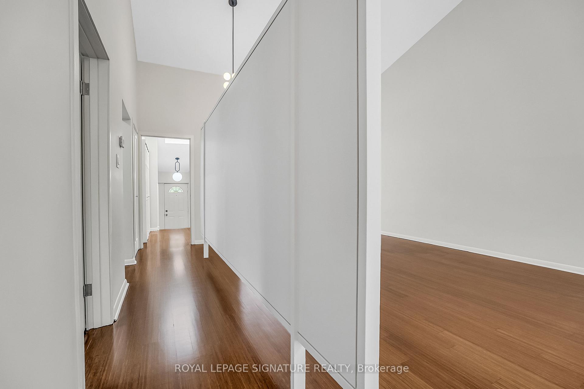 Photo 10 of 155 Three Valleys Drive, North York, Parkwoods-Donalda — HOMEH