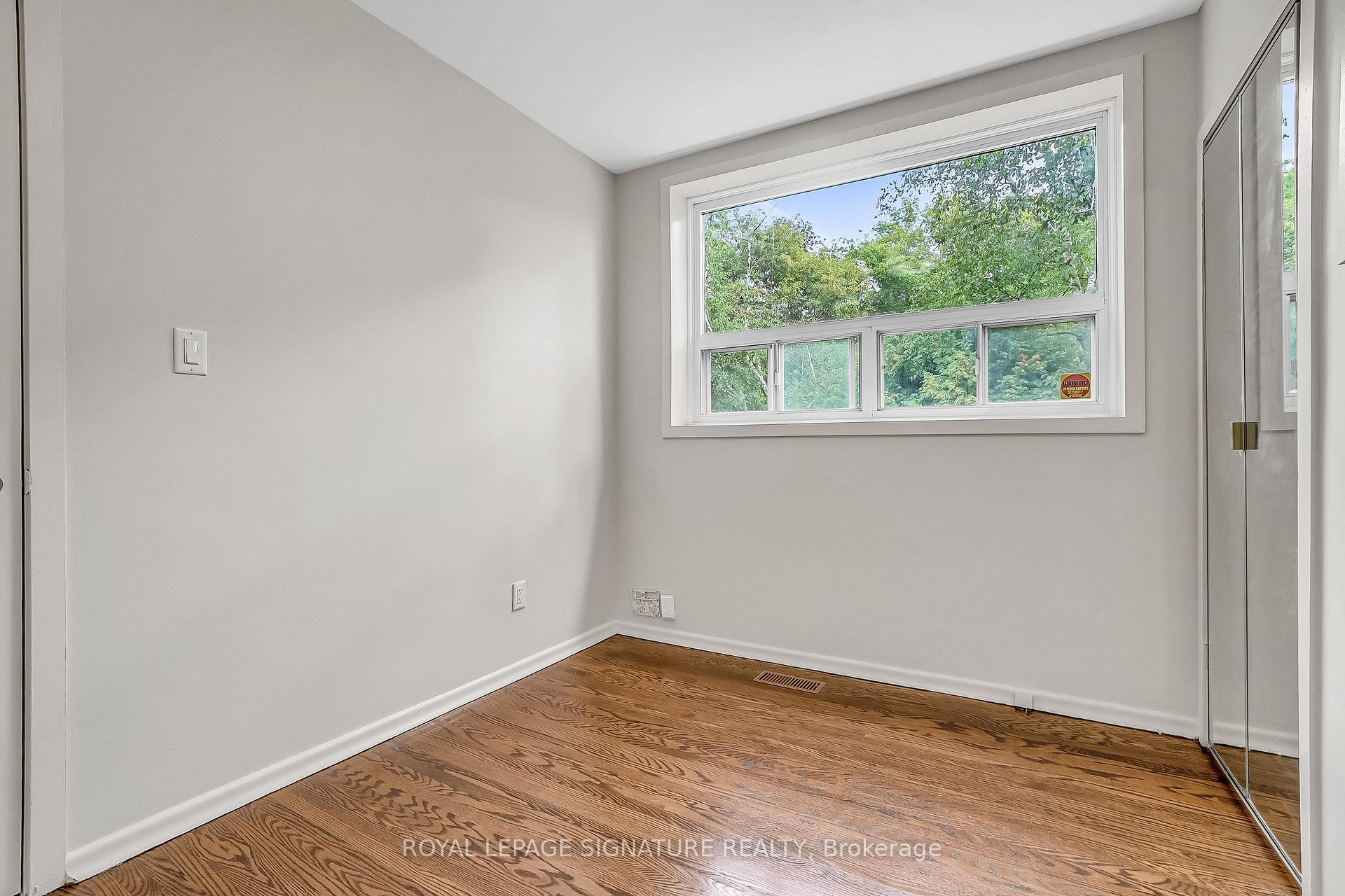 Photo 20 of 155 Three Valleys Drive, North York, Parkwoods-Donalda — HOMEH