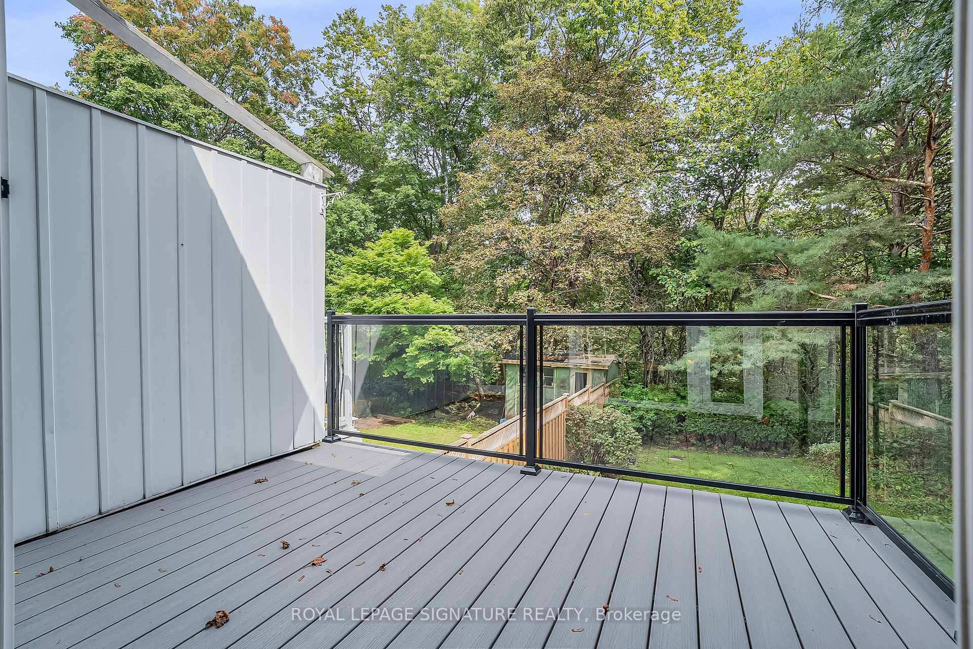 Photo 24 of 155 Three Valleys Drive, North York, Parkwoods-Donalda — HOMEH