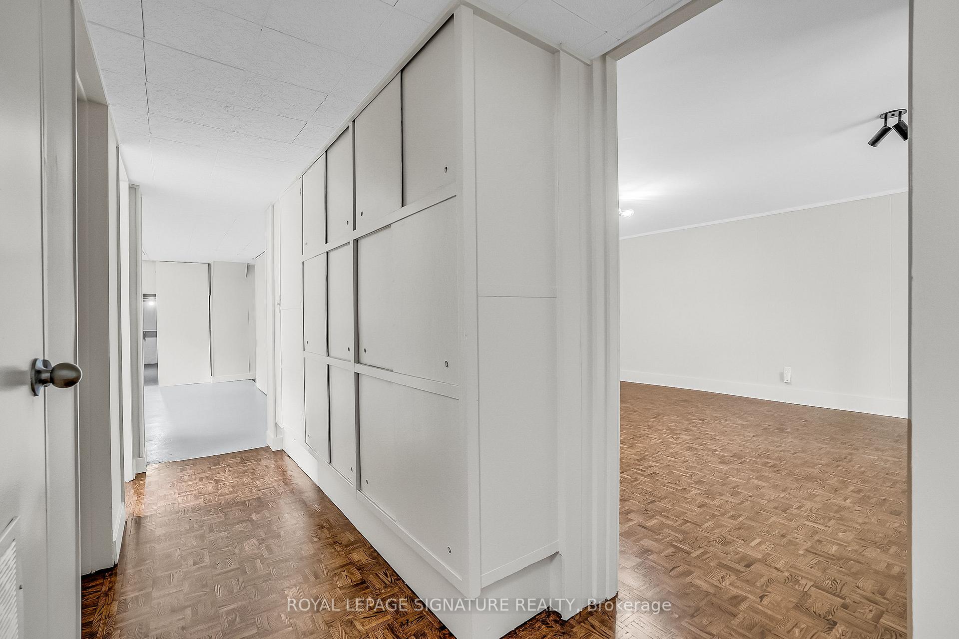 Photo 27 of 155 Three Valleys Drive, North York, Parkwoods-Donalda — HOMEH