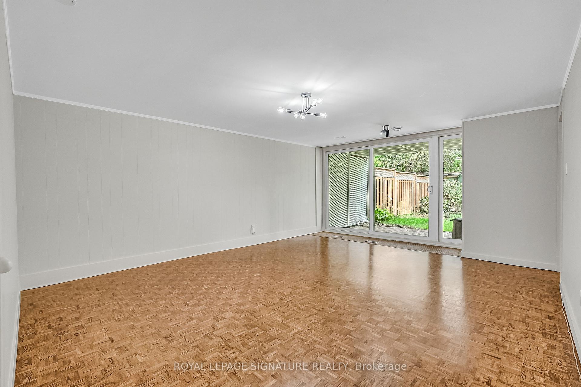 Photo 28 of 155 Three Valleys Drive, North York, Parkwoods-Donalda — HOMEH