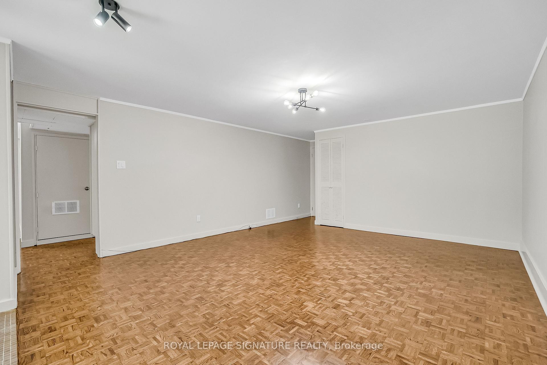 Photo 29 of 155 Three Valleys Drive, North York, Parkwoods-Donalda — HOMEH