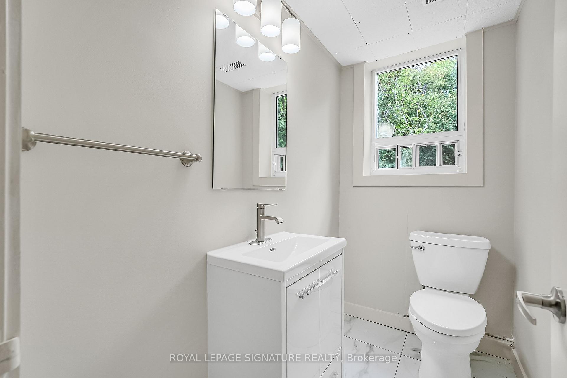 Photo 35 of 155 Three Valleys Drive, North York, Parkwoods-Donalda — HOMEH