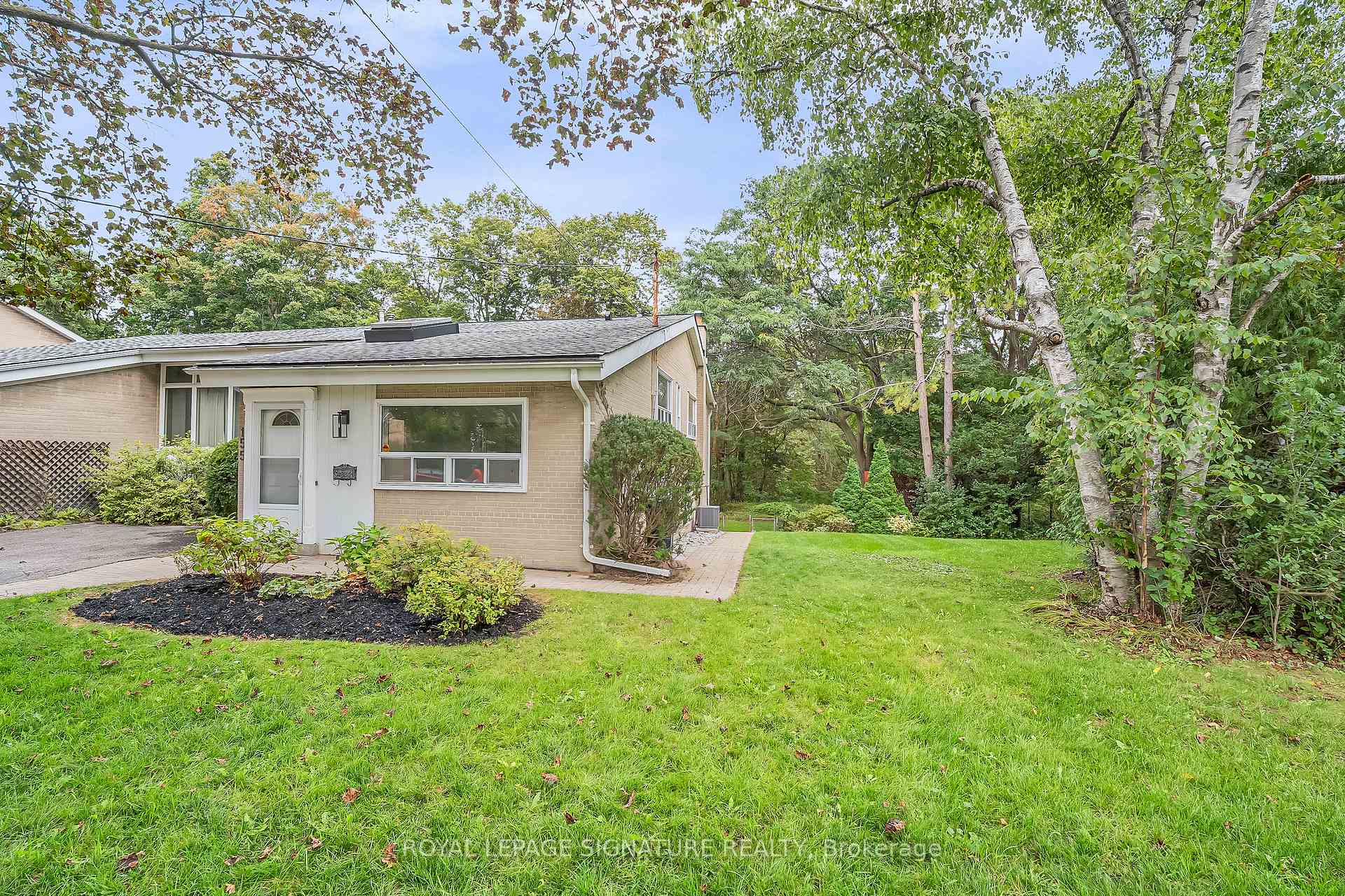 Photo 36 of 155 Three Valleys Drive, North York, Parkwoods-Donalda — HOMEH