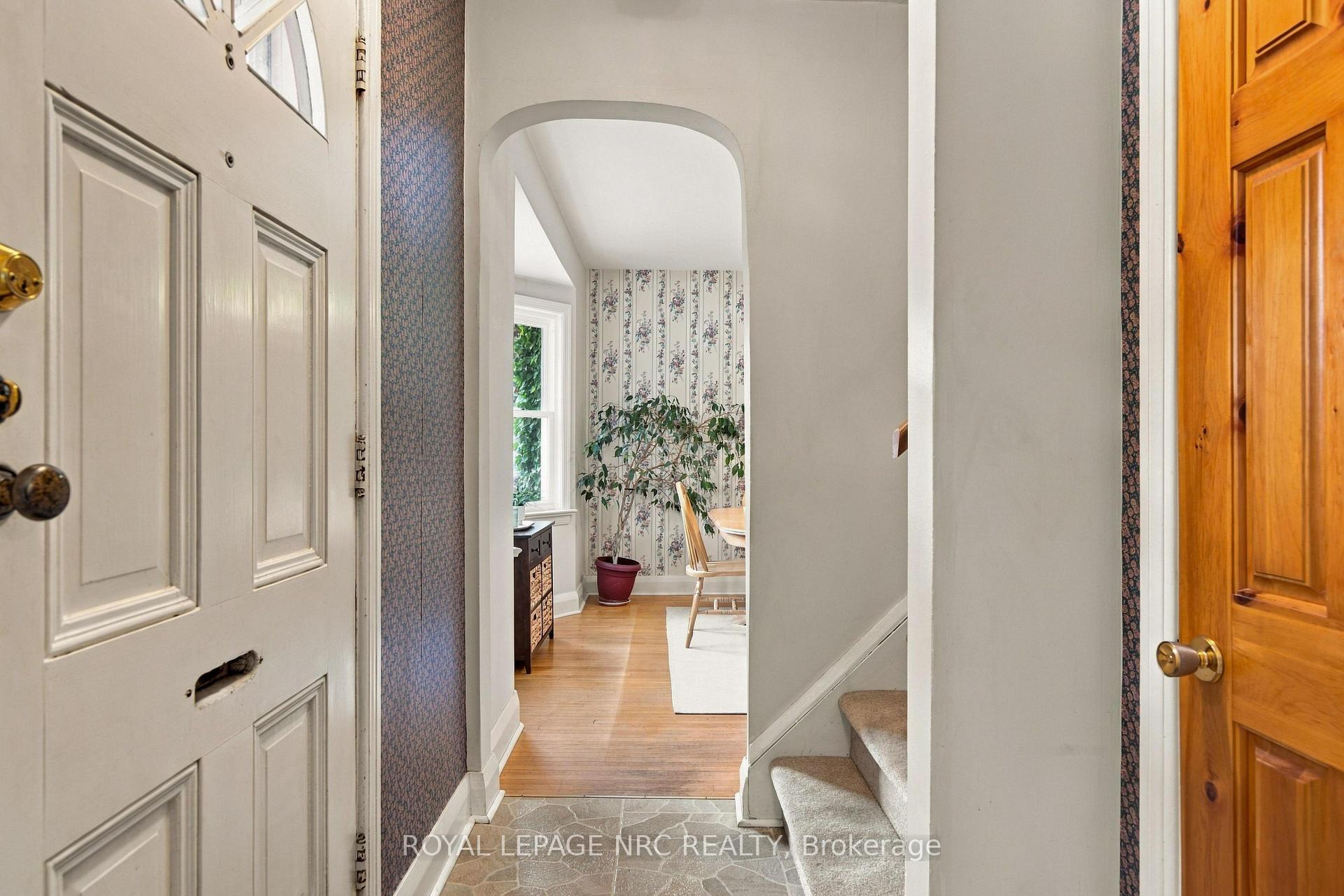 Photo 7 of 28 Glenridge Avenue, St. Catharines, Old Glenridge — HOMEH