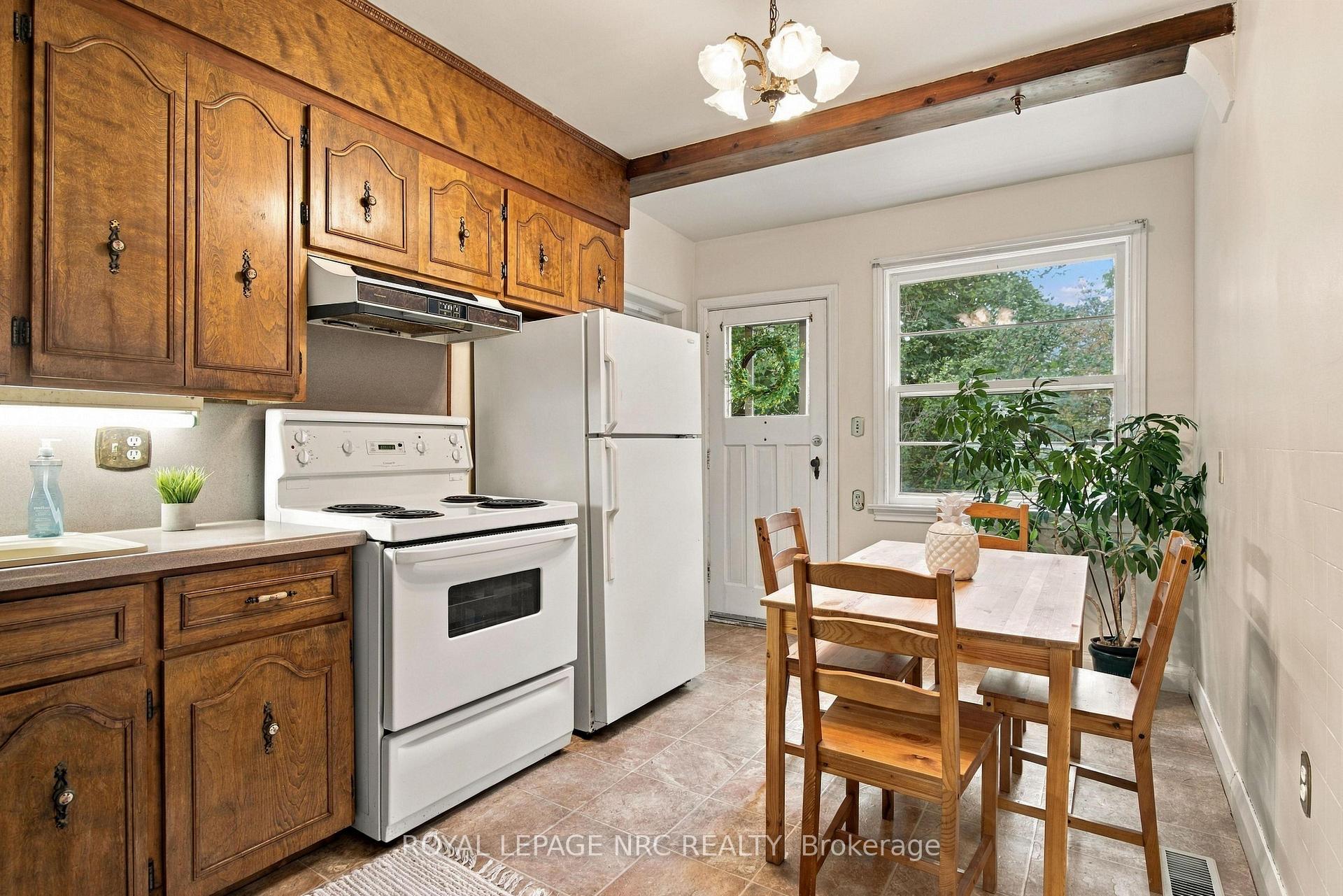 Photo 10 of 28 Glenridge Avenue, St. Catharines, Old Glenridge — HOMEH