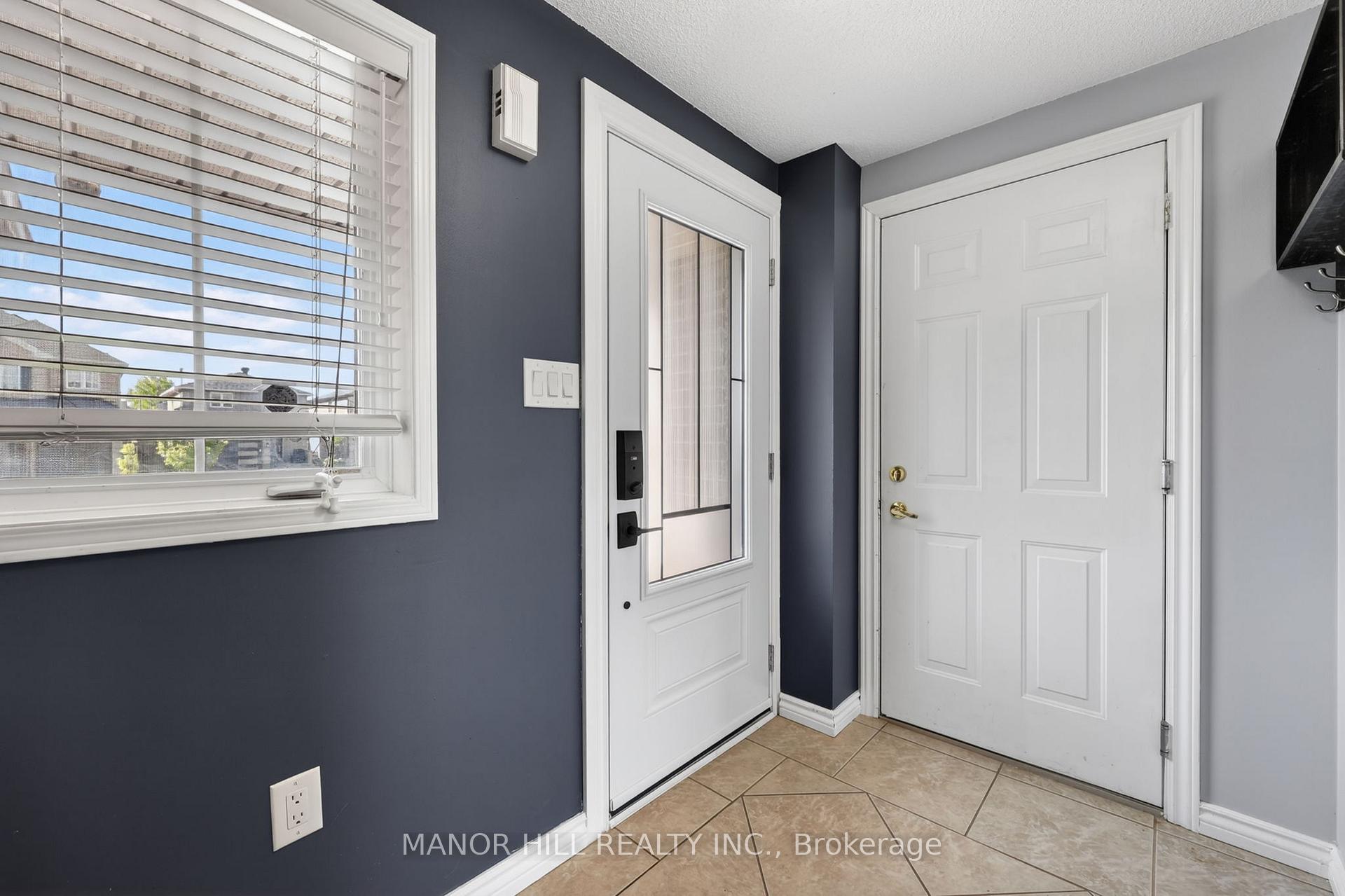 Photo 2 of 62 Monarchy Street, Barrie, Innis-Shore — HOMEH