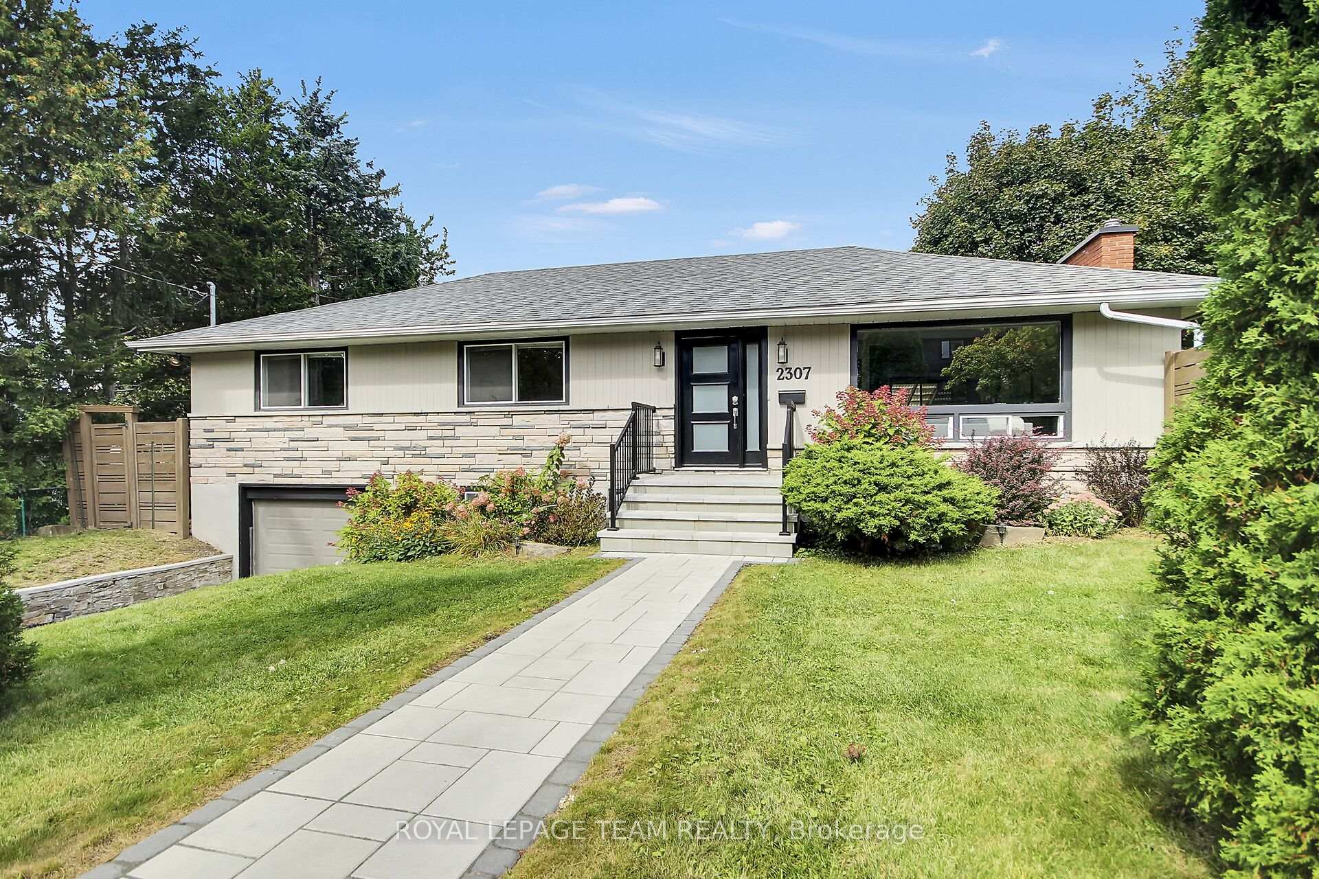 Photo 1 of 2307 Walsh Avenue, Ottawa, Woodroffe — HOMEH