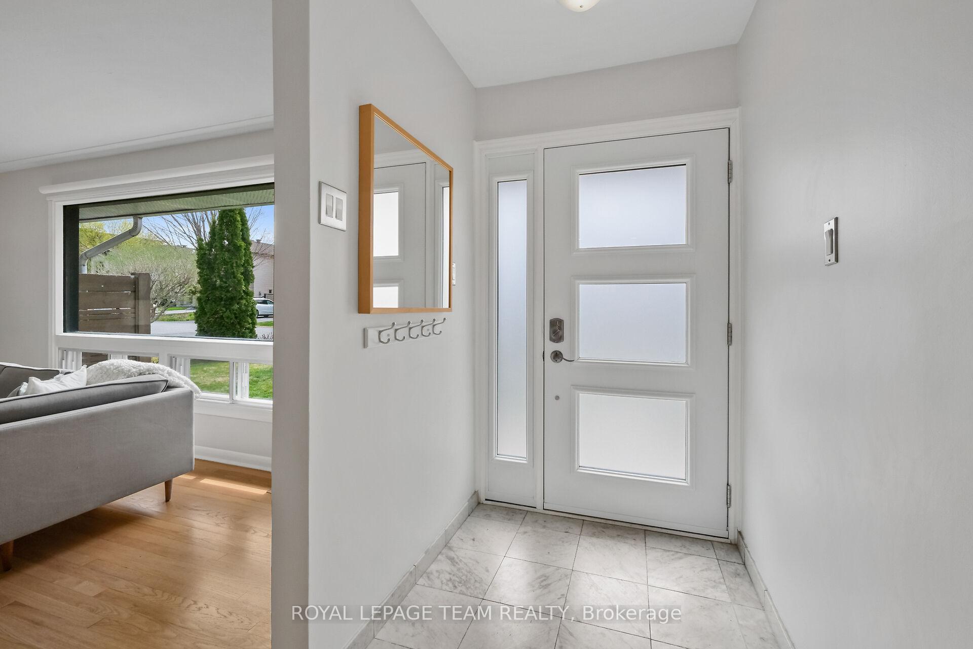 Photo 4 of 2307 Walsh Avenue, Ottawa, Woodroffe — HOMEH