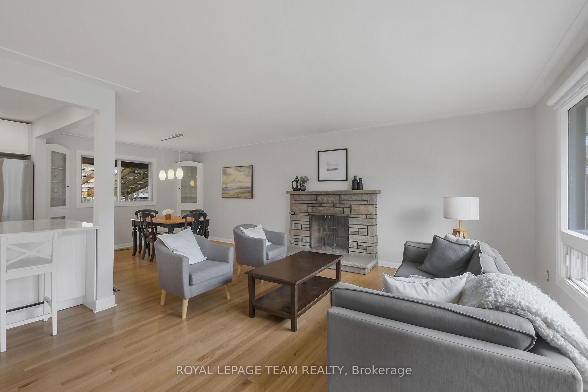 Photo 5 of 2307 Walsh Avenue, Ottawa, Woodroffe — HOMEH