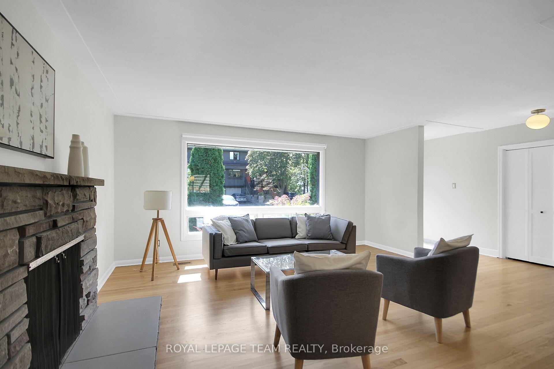 Photo 6 of 2307 Walsh Avenue, Ottawa, Woodroffe — HOMEH