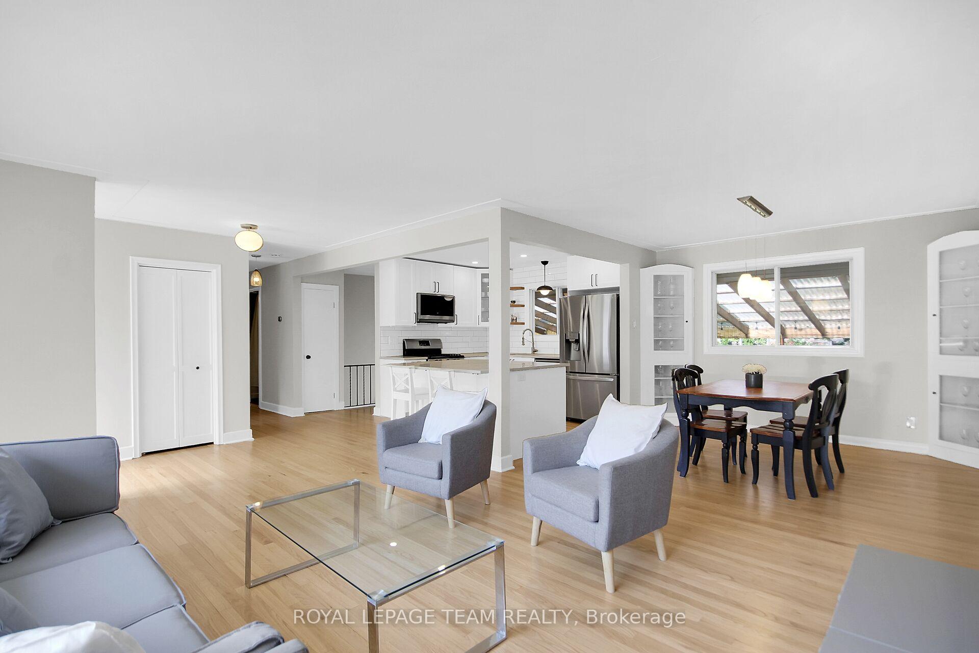 Photo 7 of 2307 Walsh Avenue, Ottawa, Woodroffe — HOMEH
