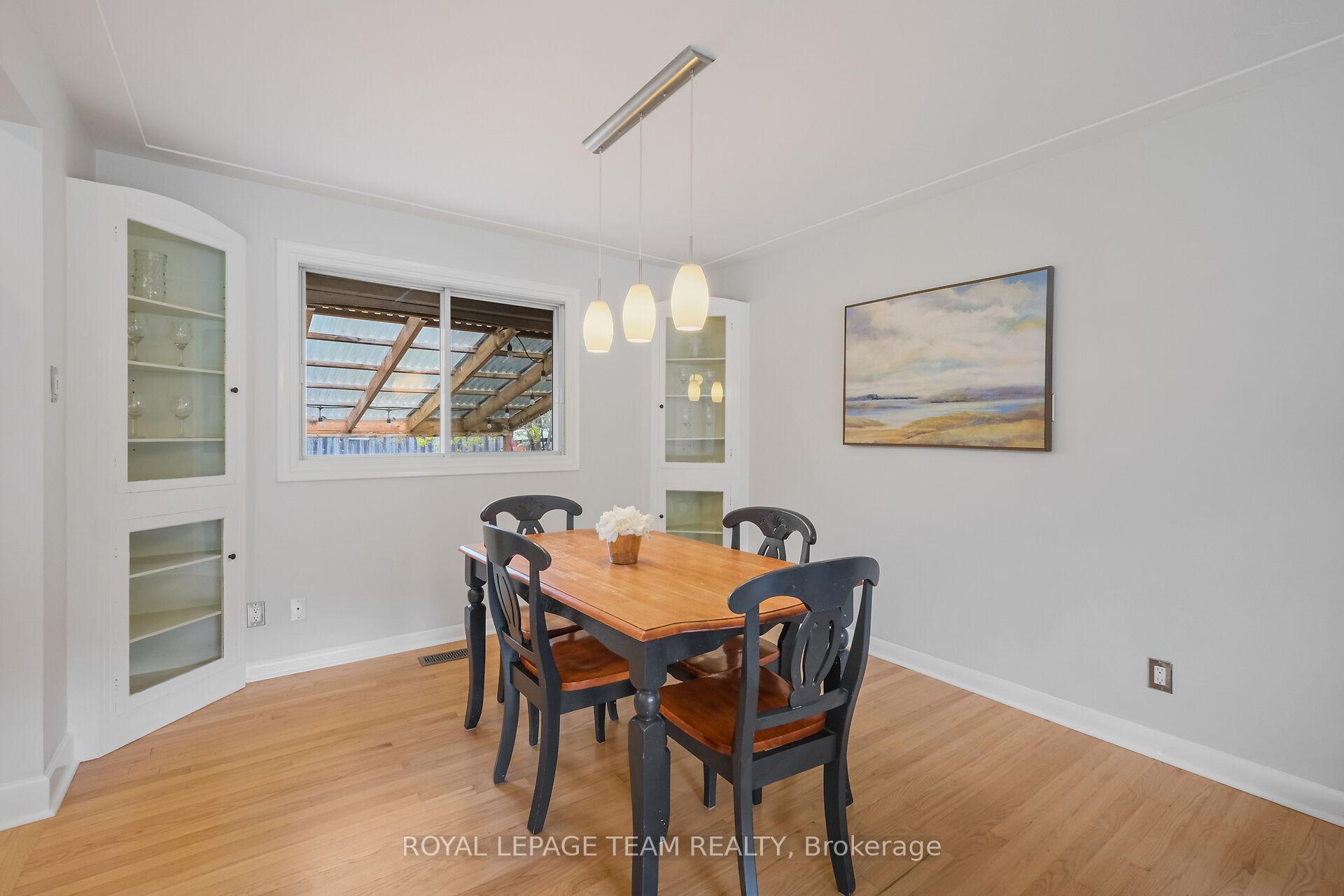 Photo 9 of 2307 Walsh Avenue, Ottawa, Woodroffe — HOMEH