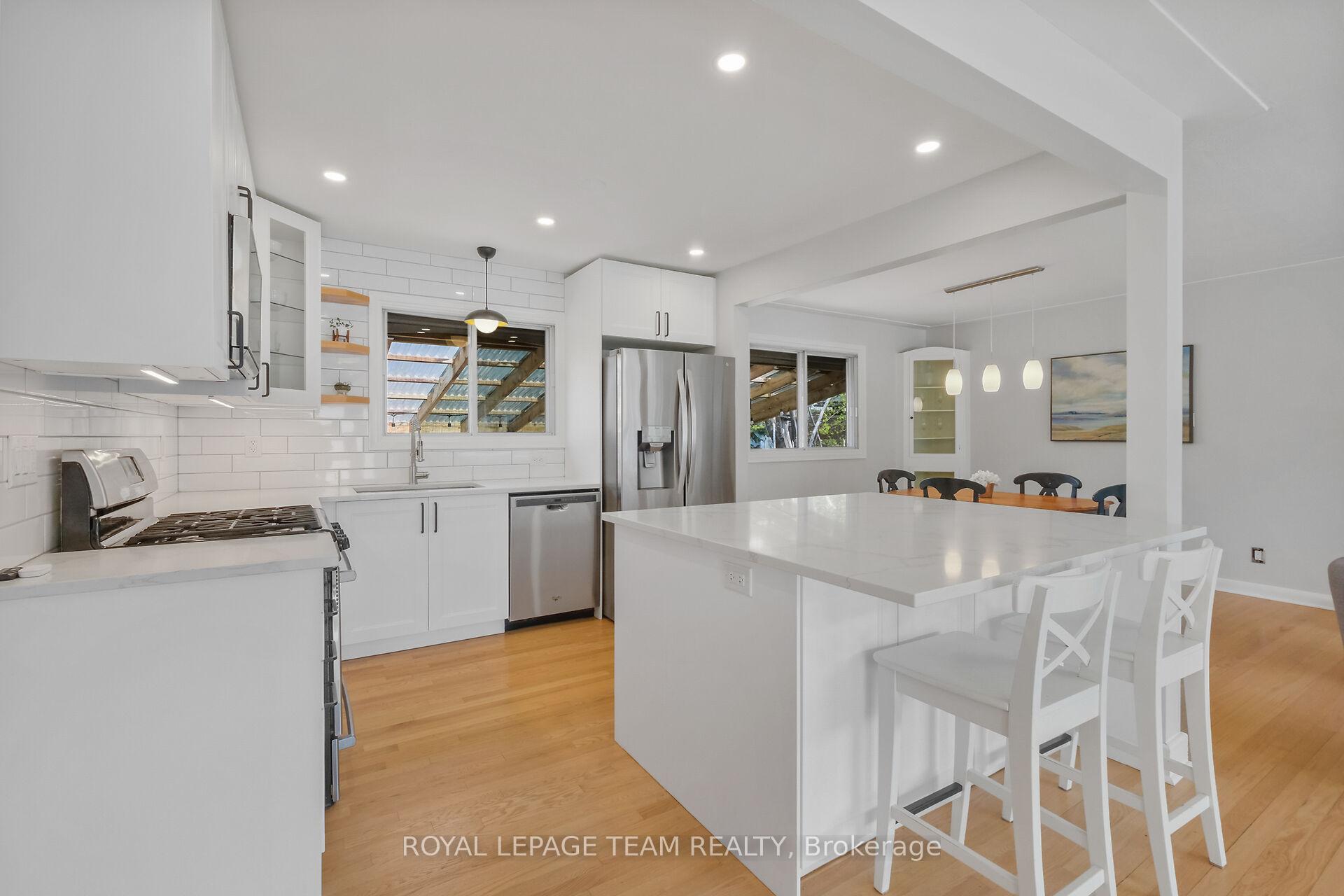 Photo 11 of 2307 Walsh Avenue, Ottawa, Woodroffe — HOMEH
