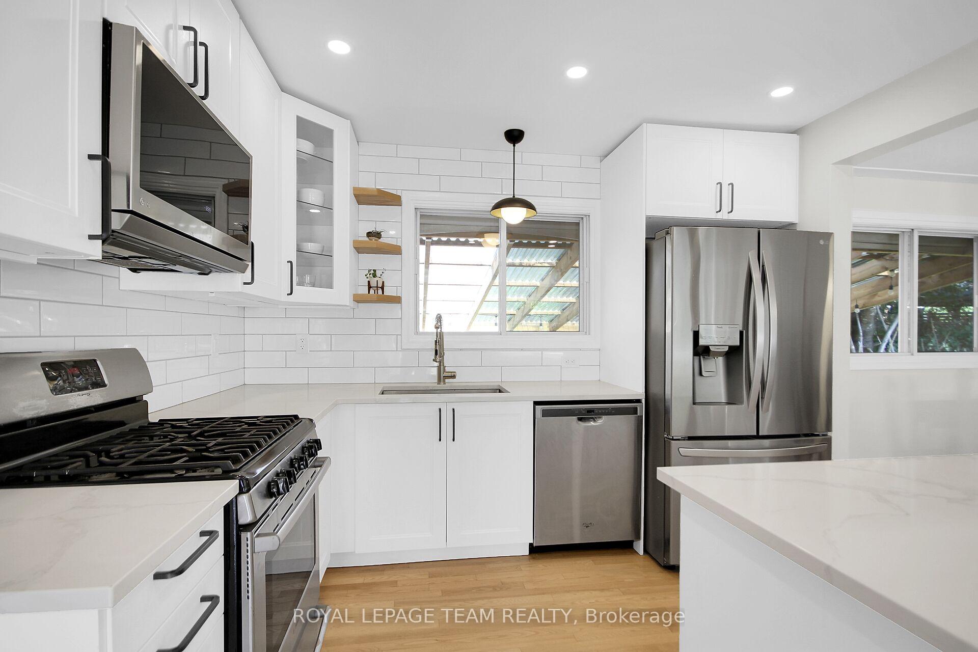 Photo 12 of 2307 Walsh Avenue, Ottawa, Woodroffe — HOMEH