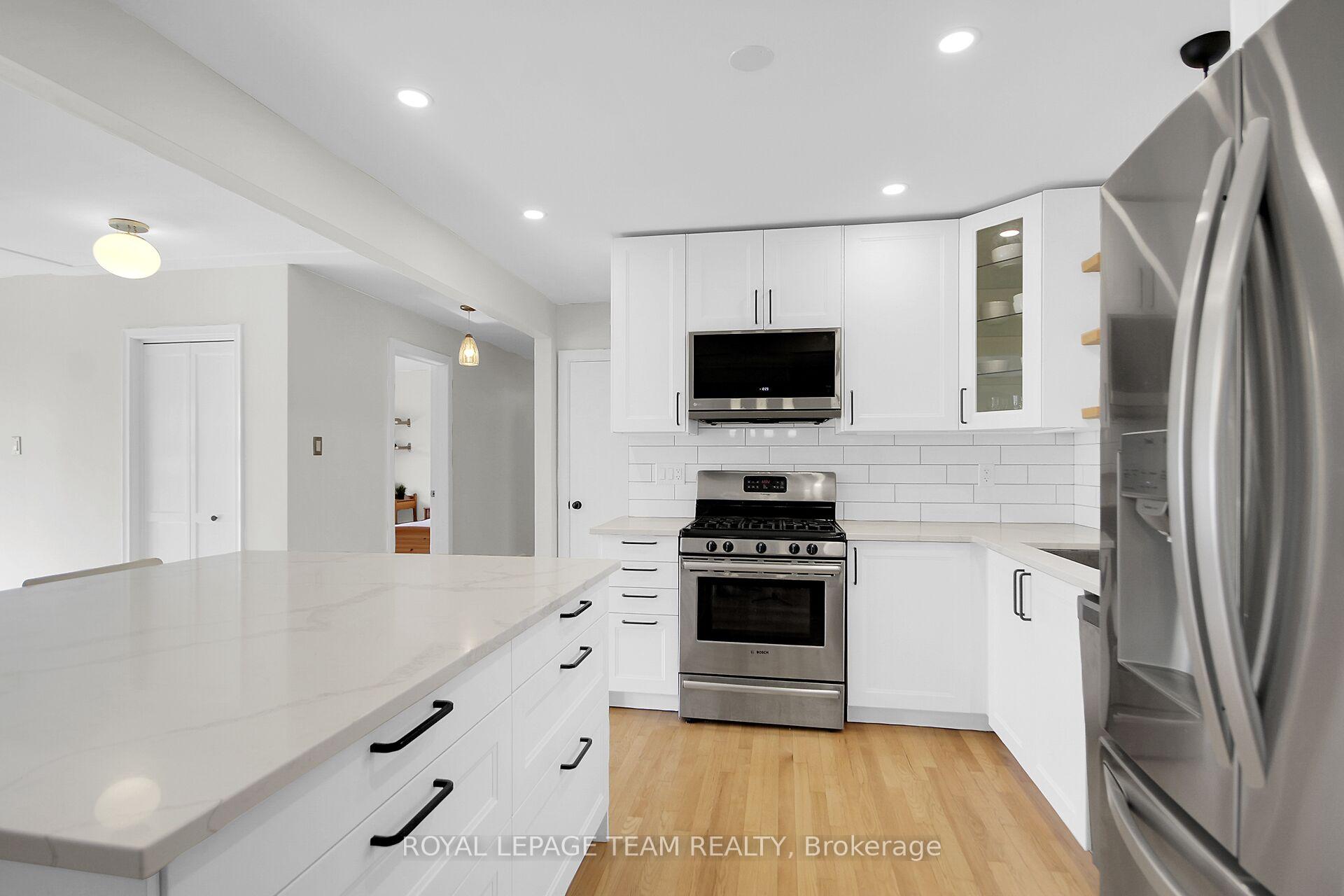 Photo 14 of 2307 Walsh Avenue, Ottawa, Woodroffe — HOMEH