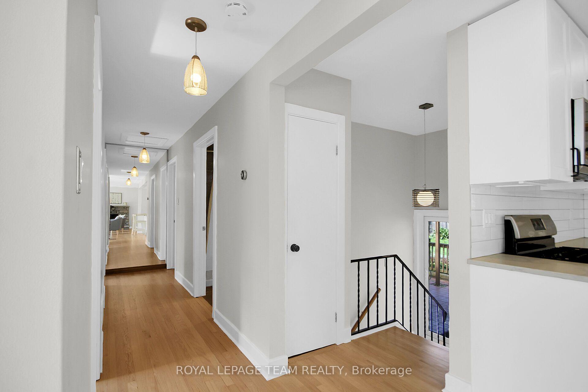 Photo 15 of 2307 Walsh Avenue, Ottawa, Woodroffe — HOMEH