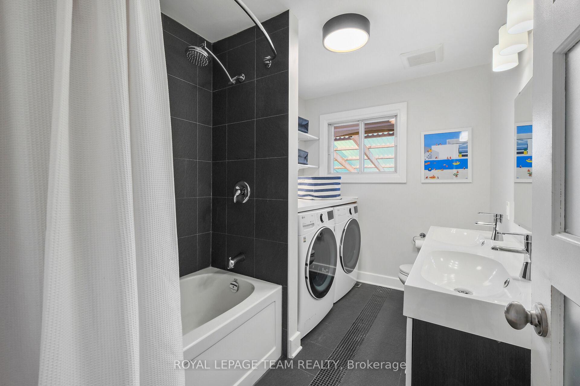 Photo 18 of 2307 Walsh Avenue, Ottawa, Woodroffe — HOMEH