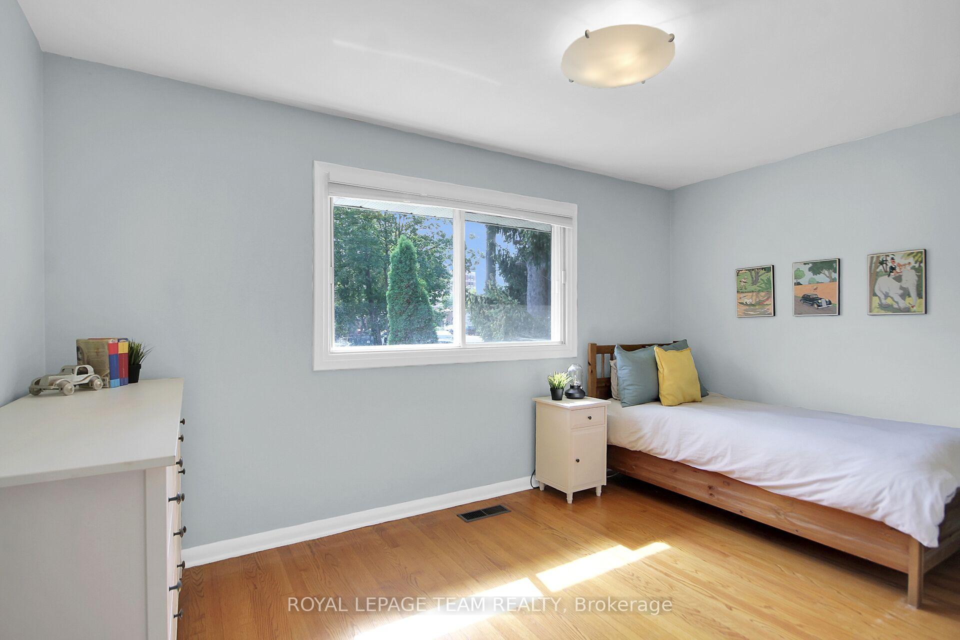 Photo 21 of 2307 Walsh Avenue, Ottawa, Woodroffe — HOMEH