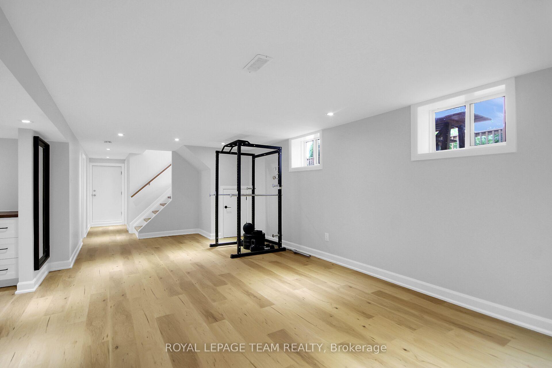 Photo 24 of 2307 Walsh Avenue, Ottawa, Woodroffe — HOMEH