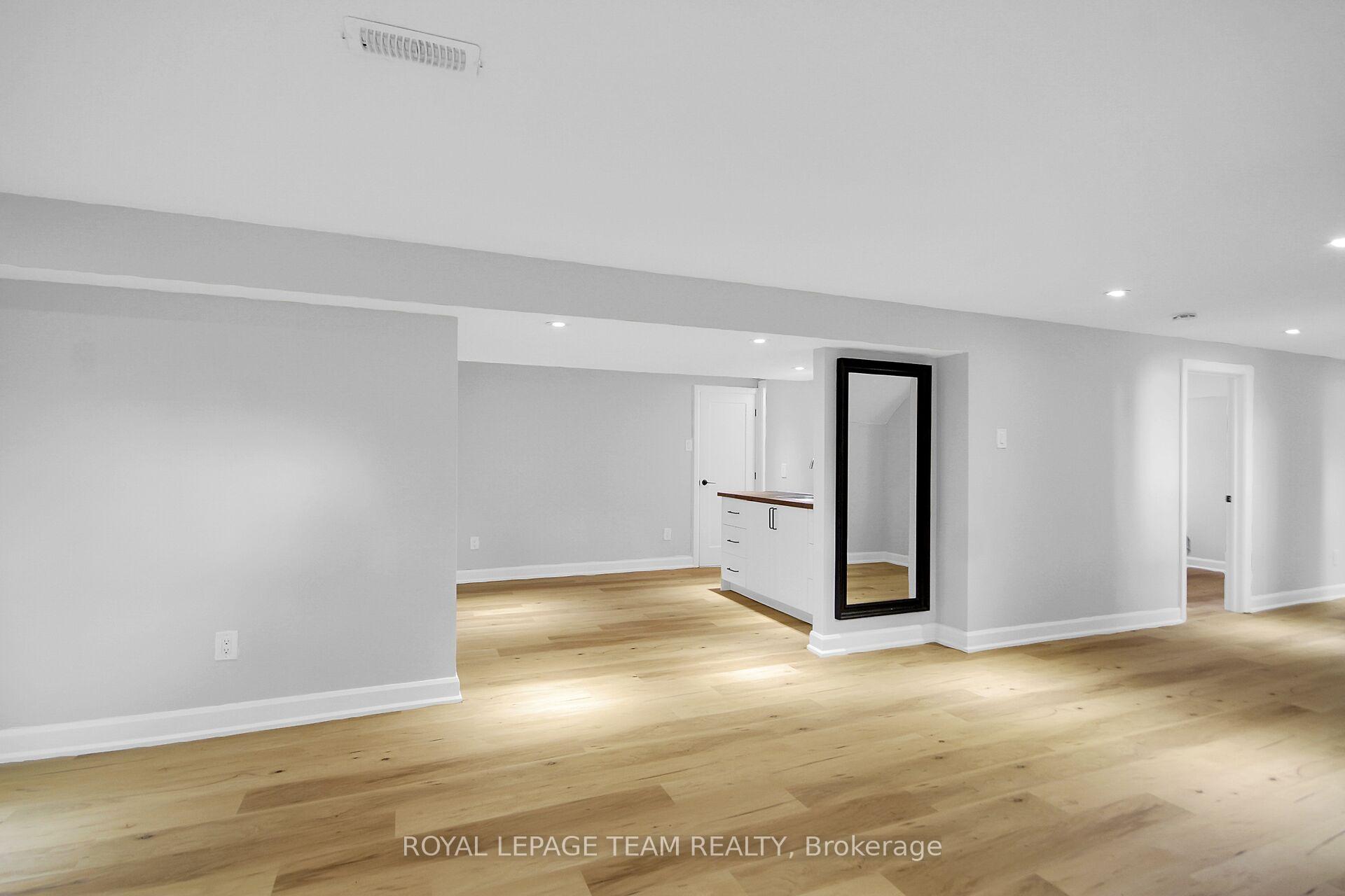 Photo 25 of 2307 Walsh Avenue, Ottawa, Woodroffe — HOMEH