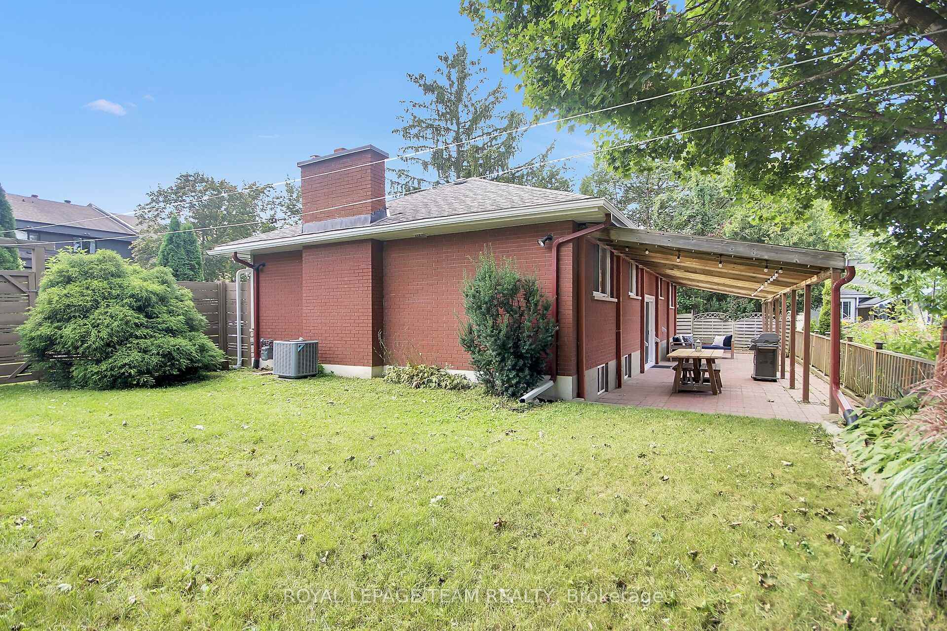 Photo 36 of 2307 Walsh Avenue, Ottawa, Woodroffe — HOMEH