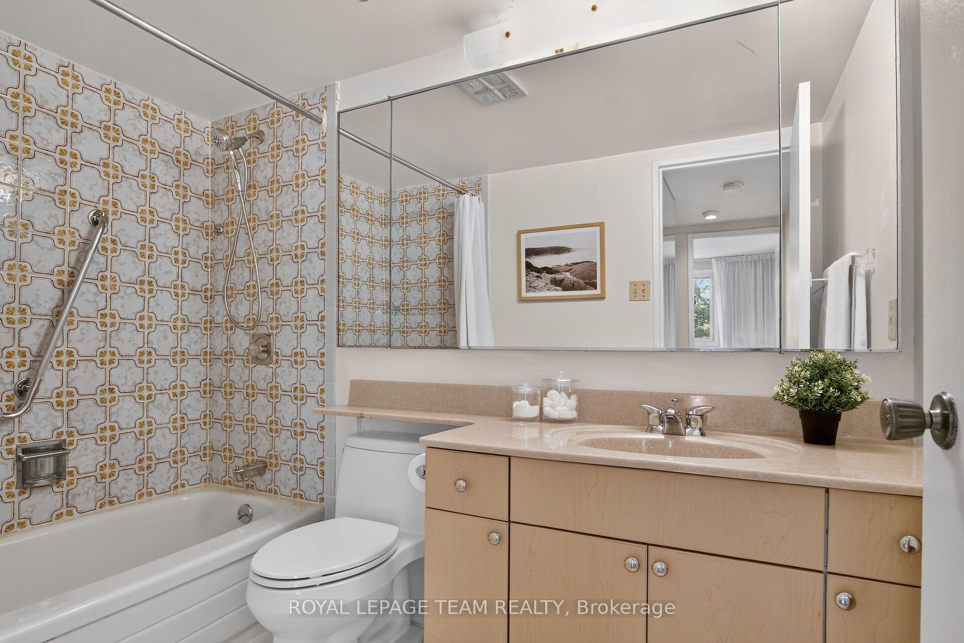 Photo 19 of Unit 202, 1195 Richmond Road, Ottawa, Woodroffe — HOMEH