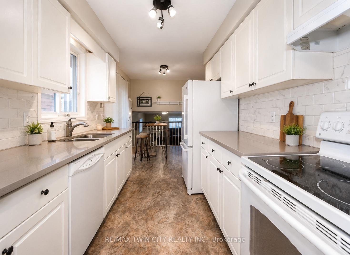 Photo 7 of 652 Jacob Lane, Waterloo, Conservation Meadows — HOMEH