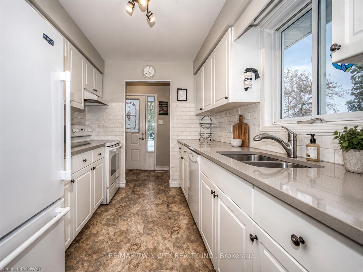 Photo 8 of 652 Jacob Lane, Waterloo, Conservation Meadows — HOMEH