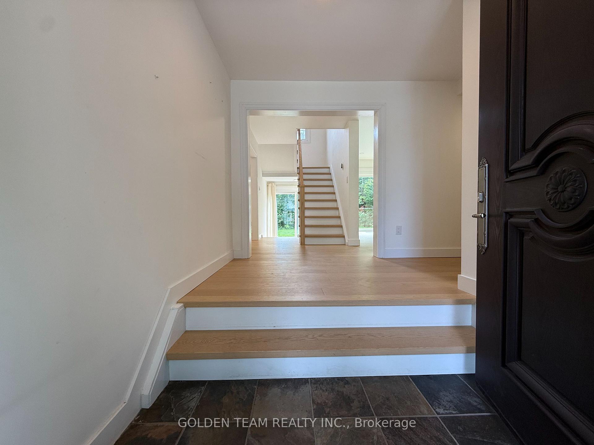 Photo 2 of 4 Knollview Crescent, North York, Bayview Village — HOMEH